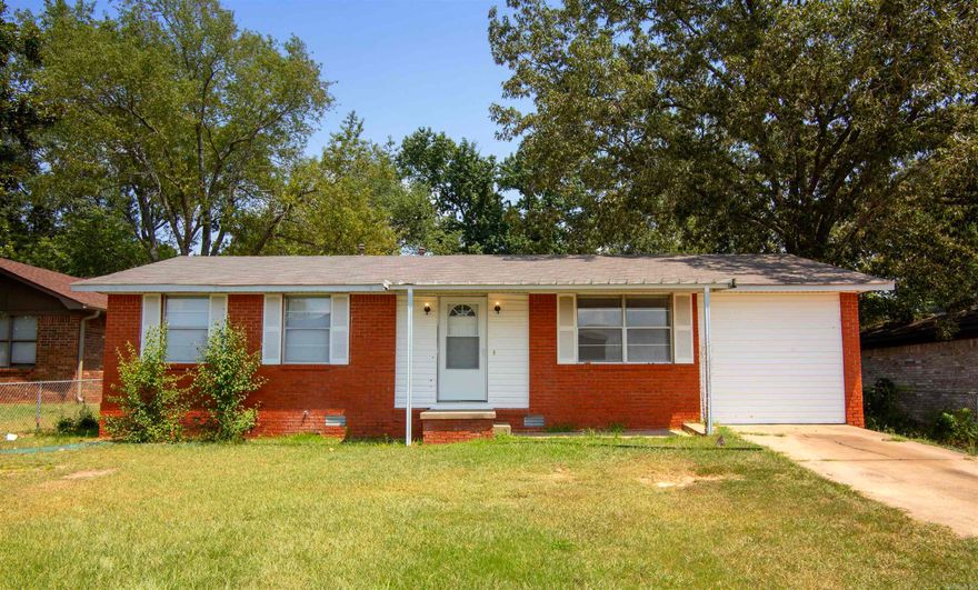 Charming 4BD/1.5BA in Jacksonville with cute curb appeal that is waiting for you to call home. Cozy living room that leads into the eat-in-kitchen with brand new appliances. Luxury vinyl flooring throughout. Ceiling fans in bedrooms. Laundry room has built in shelving. Plenty of yard space and back patio area. Close to shopping, dining, and much more! This property is managed by Hoffman Team so beware of scammers - we will never ask you to Cashapp us money. The lease for this property is for 18 months to 2 years with a 3% increase after the first year. Income must be 3x the amount of rent. Deposit, first month’s rent, and the $50 administration fee due before move in. This property does not accept section 8.