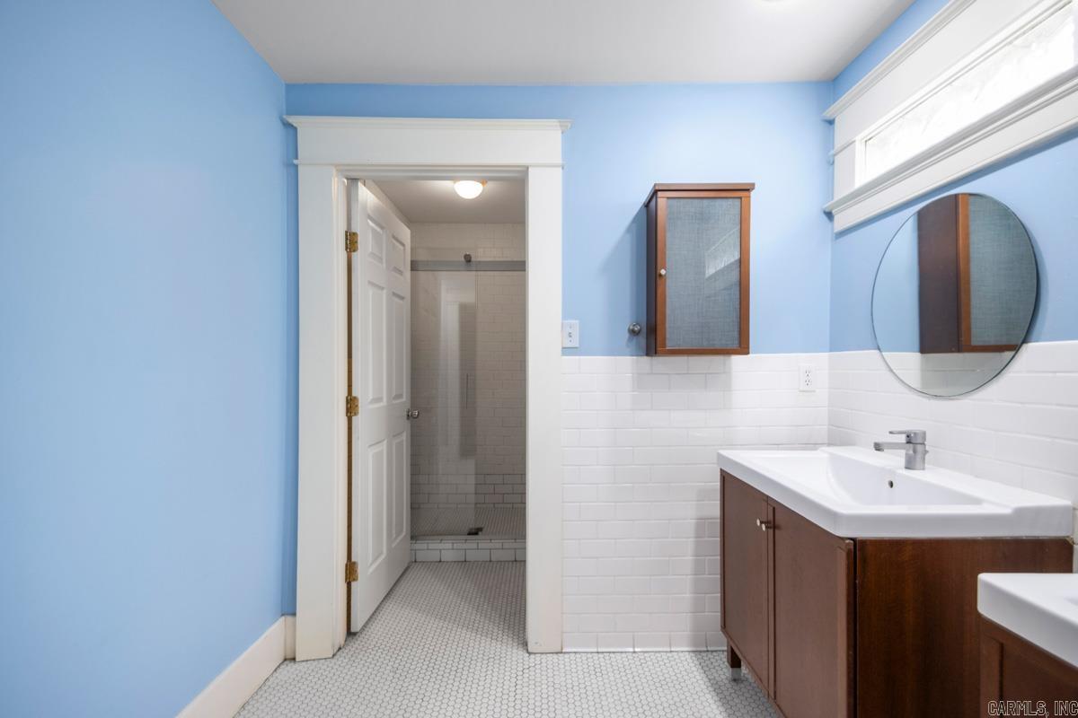 HILLCREST - Residential