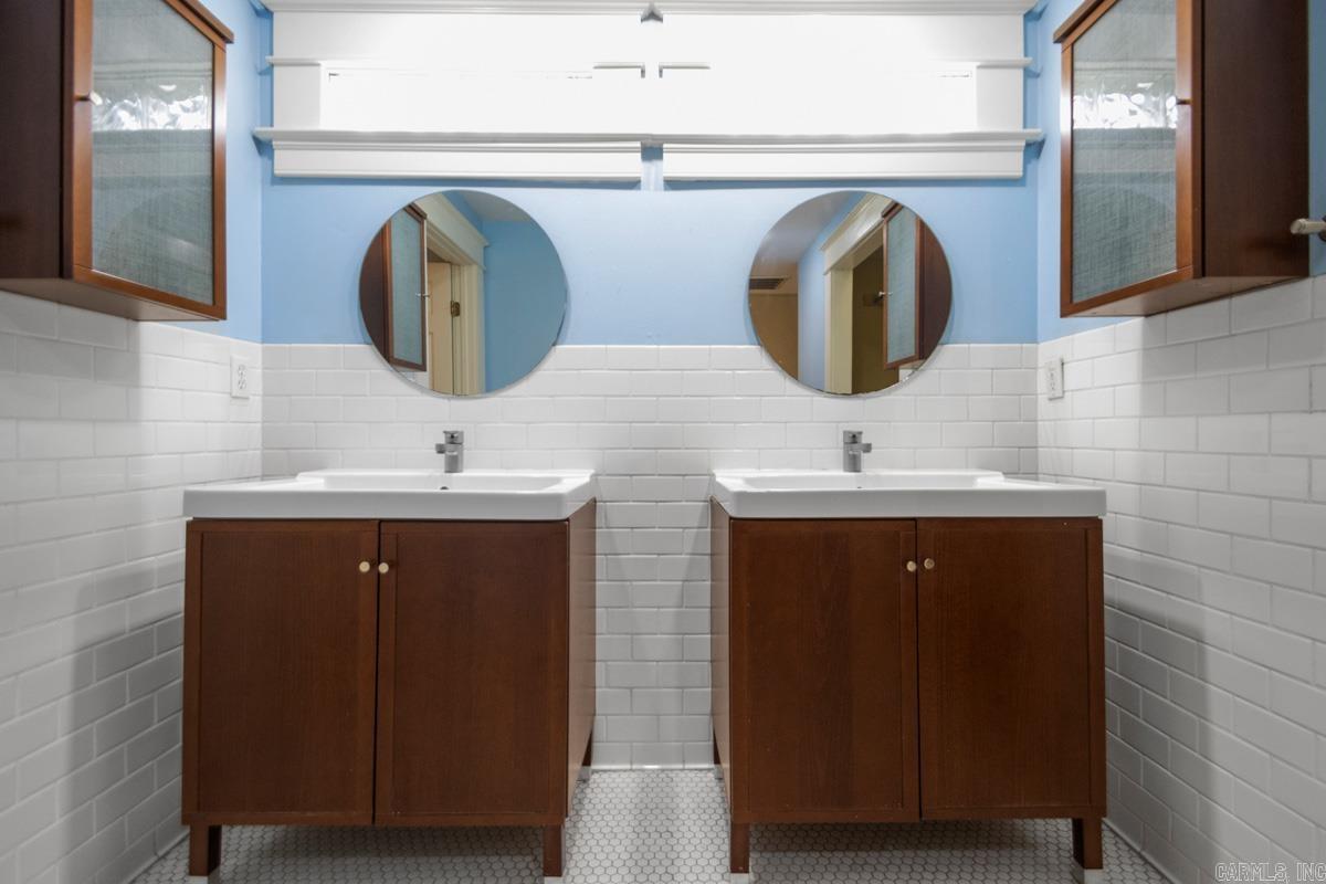 HILLCREST - Residential