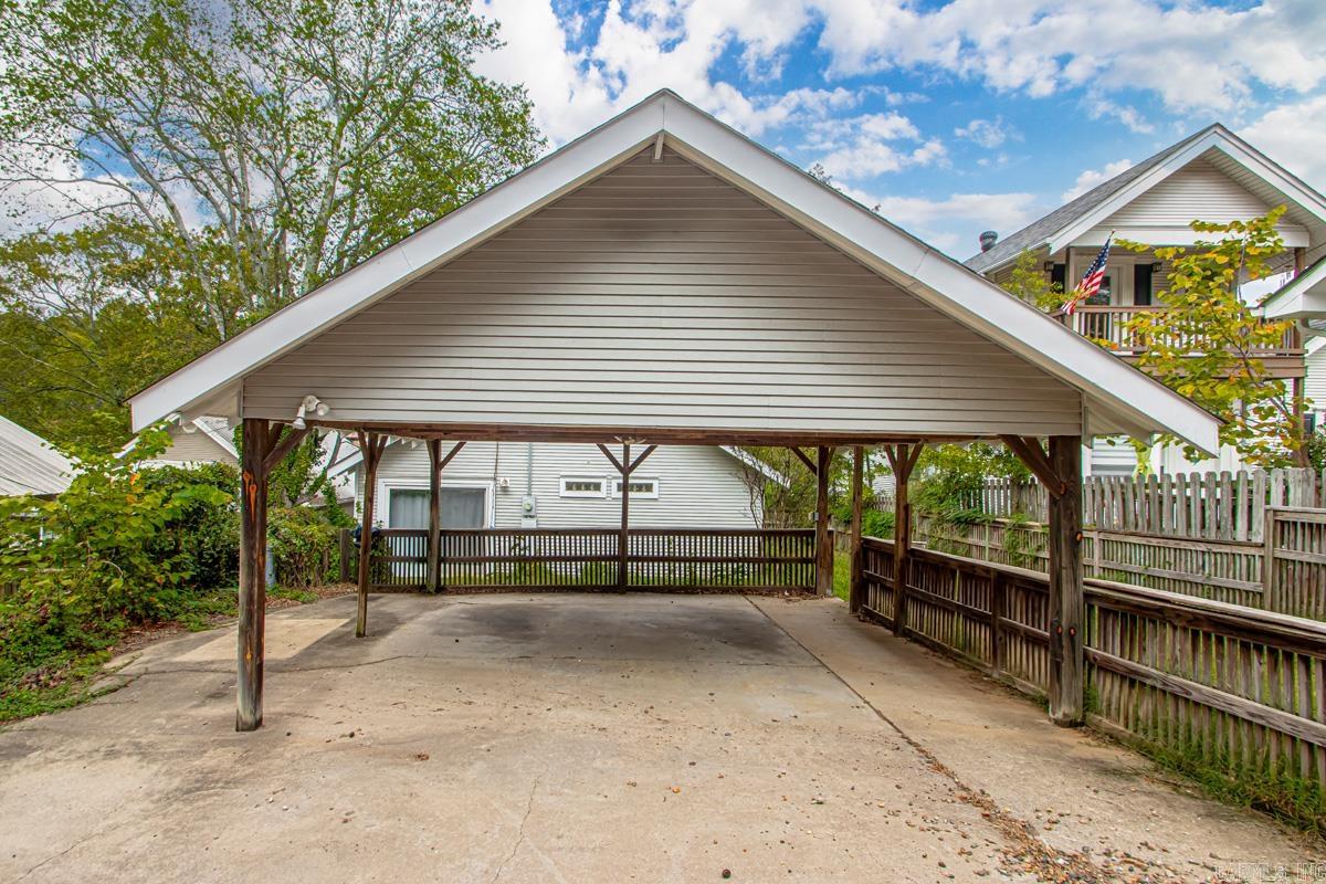 HILLCREST - Residential