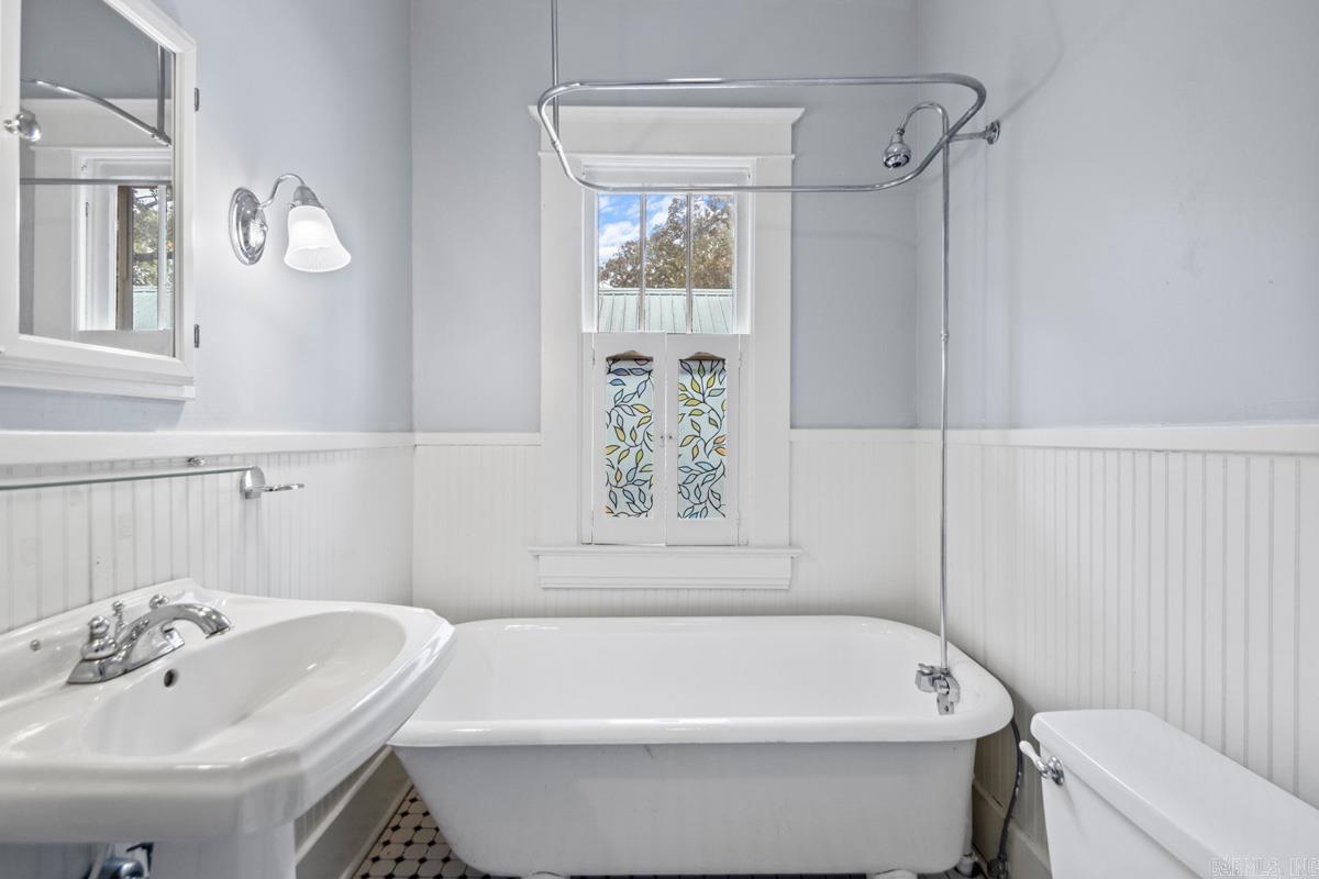 HILLCREST - Residential