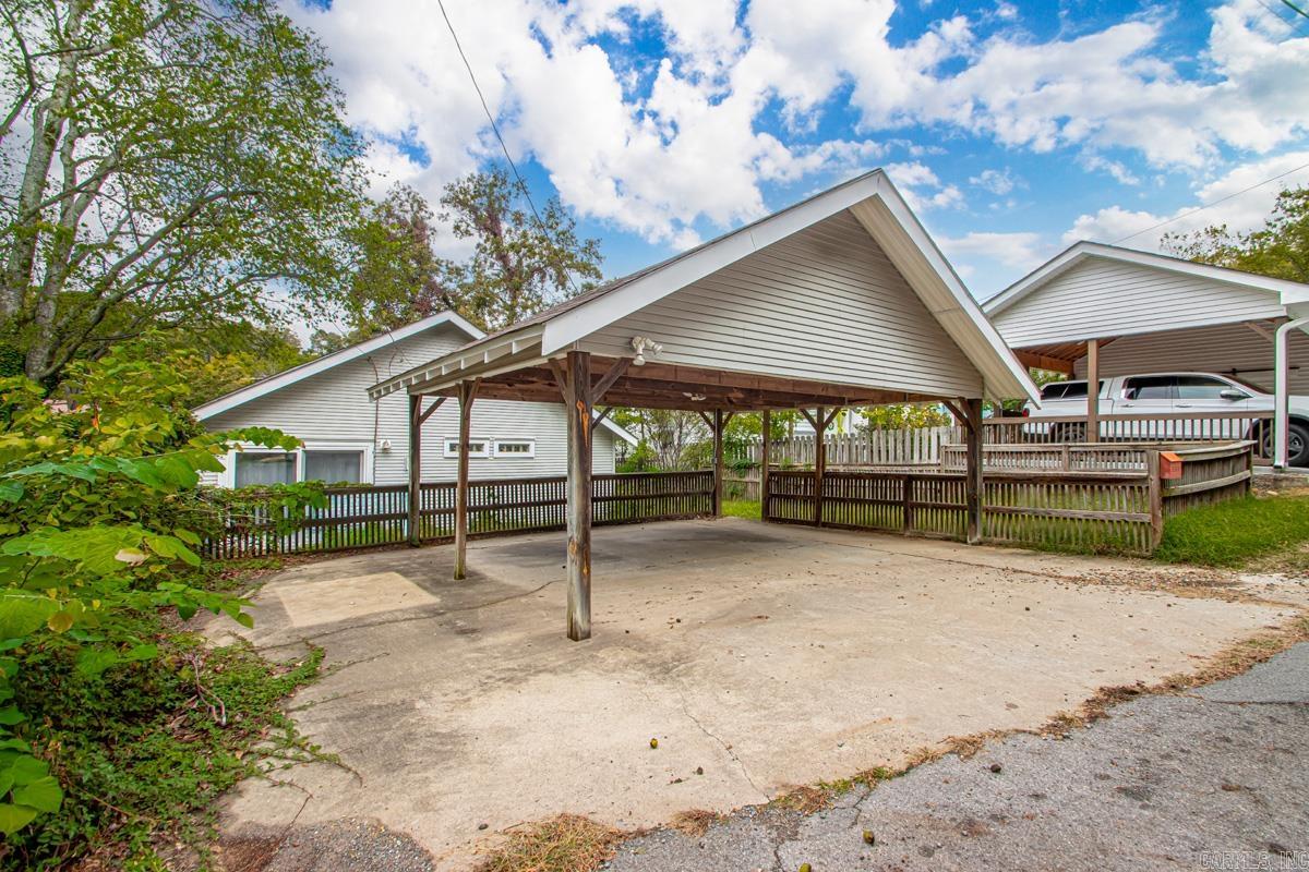 HILLCREST - Residential