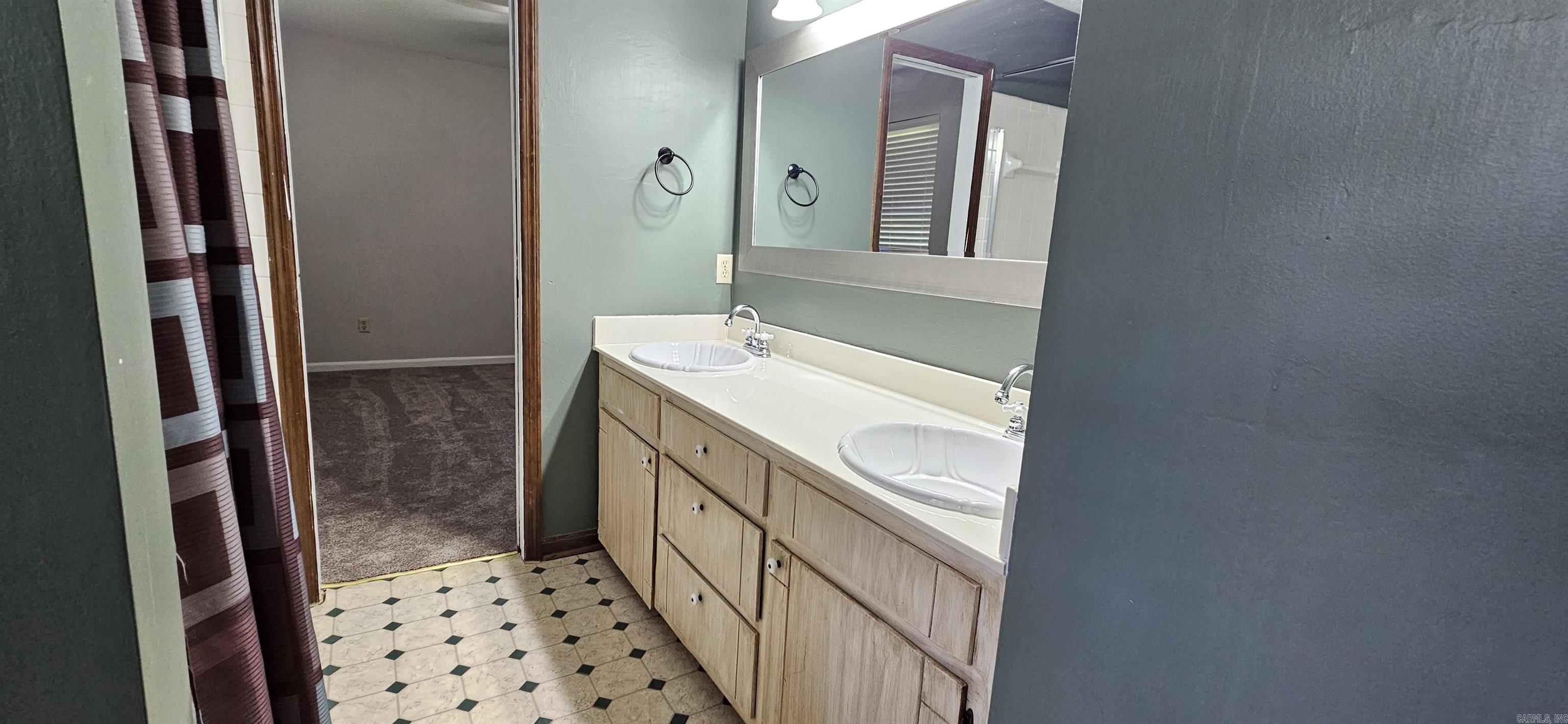 SILVER CREEK - Residential Lease