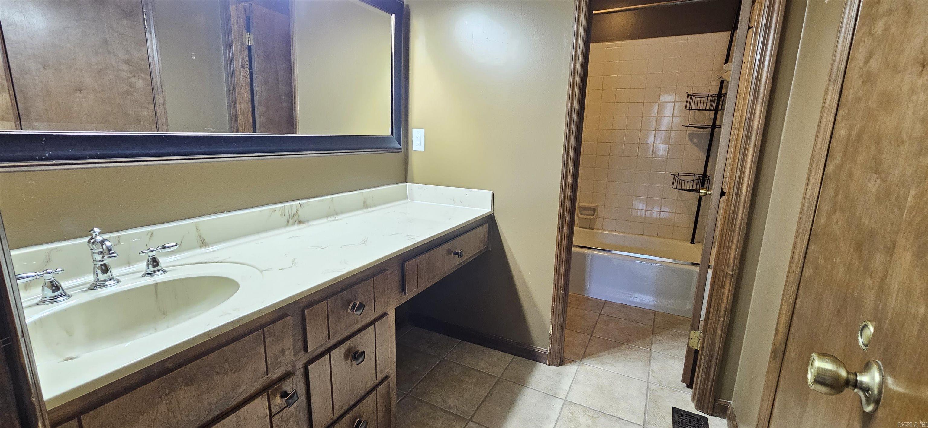 SILVER CREEK - Residential Lease