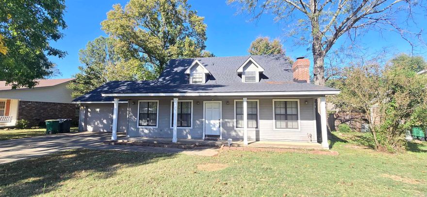 Spacious 3 bedroom house in Sherwood. Dining area and breakfast nook. Kitchen appliances furnished: Electric stove, fridge, dishwasher, disposal. Kitchen Island. The home is furnished with ceiling fans, gas fireplace, washer and dryer connections located in separate utility area off the kitchen (washer and dryer are there for your use - no maintenance provided), deck, fenced yard, and 2 car garage. Pets may be considered.