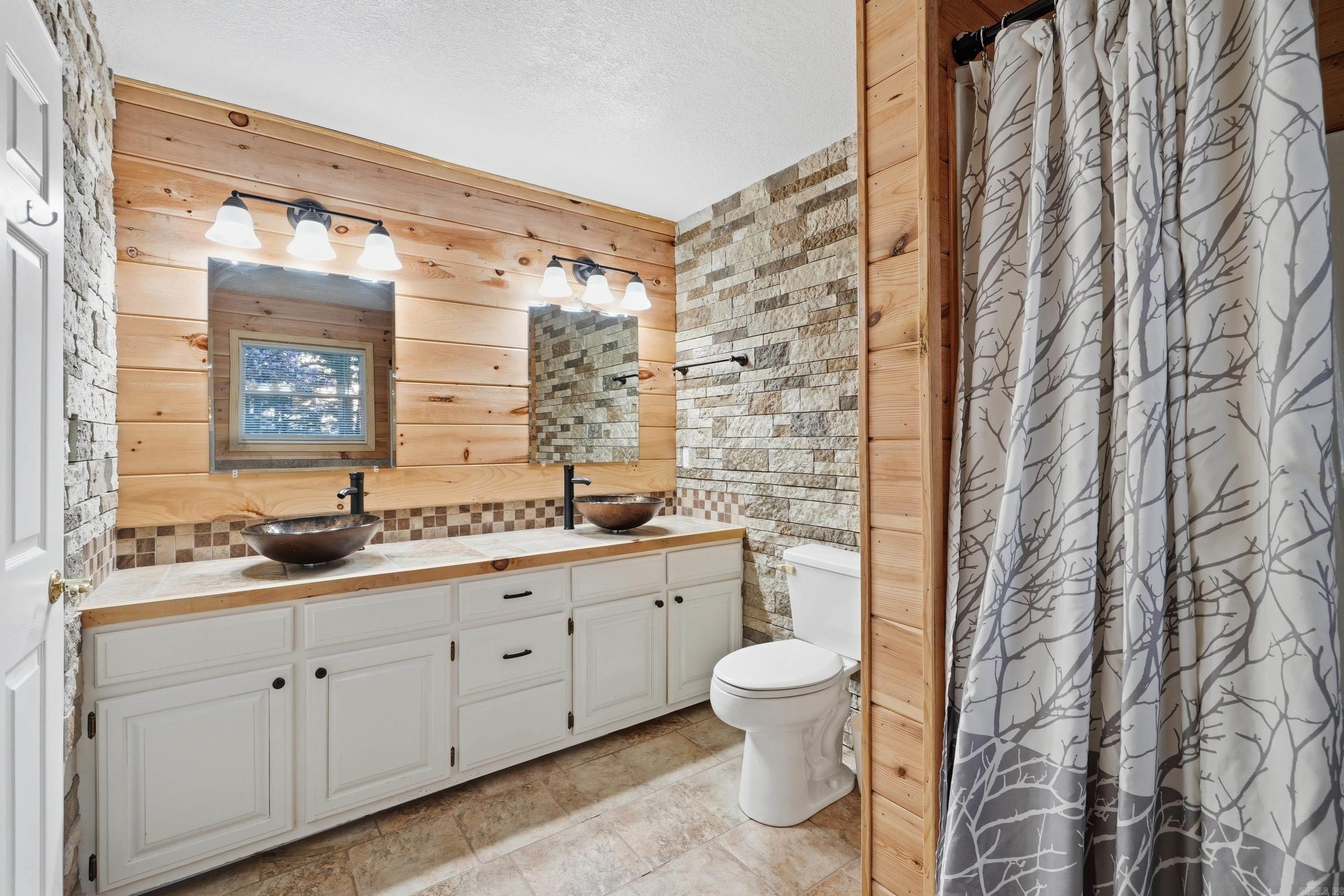 MOUNTAIN RANCH - Residential