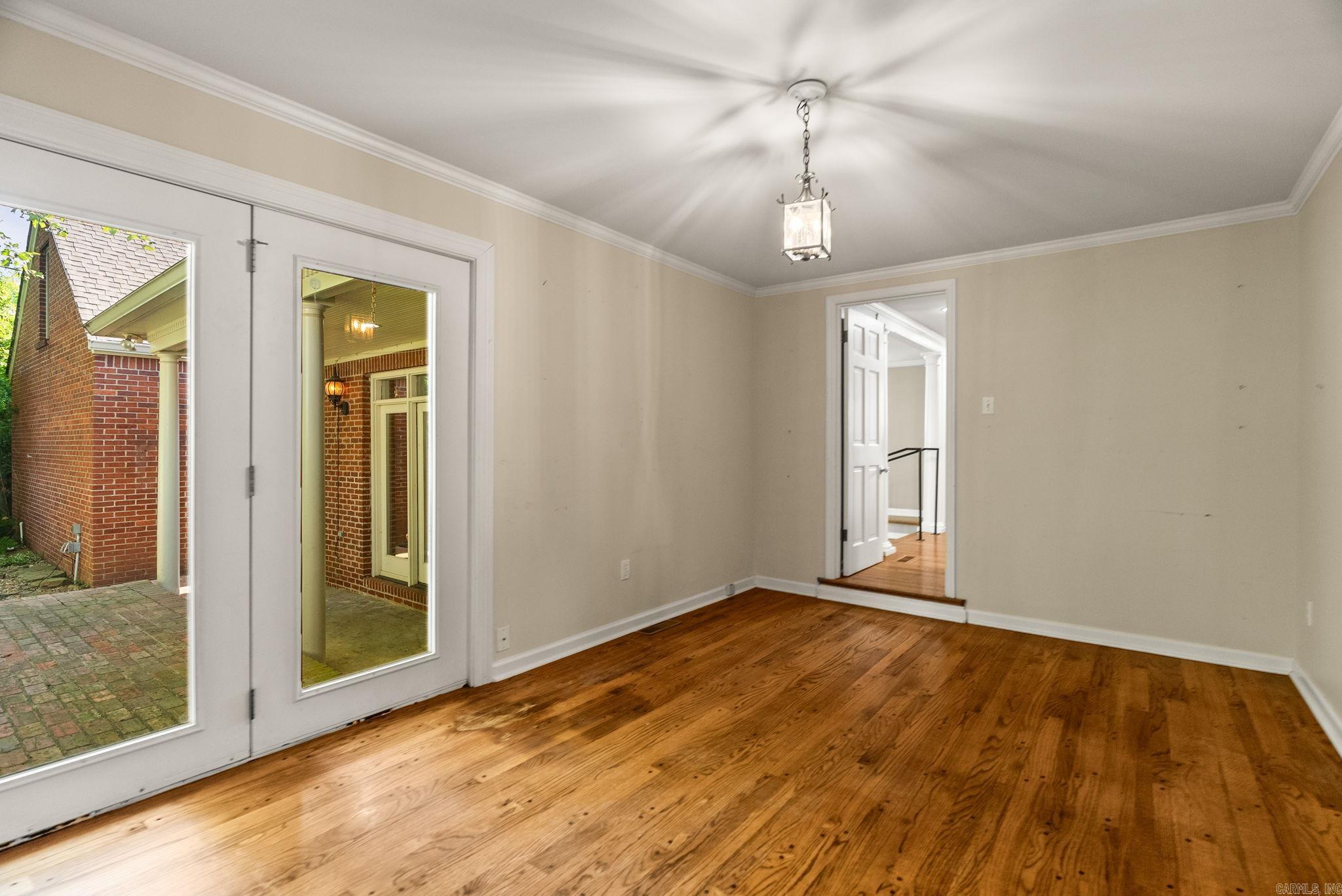 NEWTONS - Residential