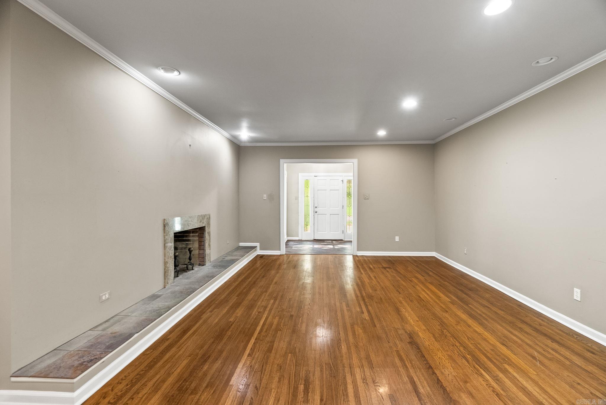 NEWTONS - Residential