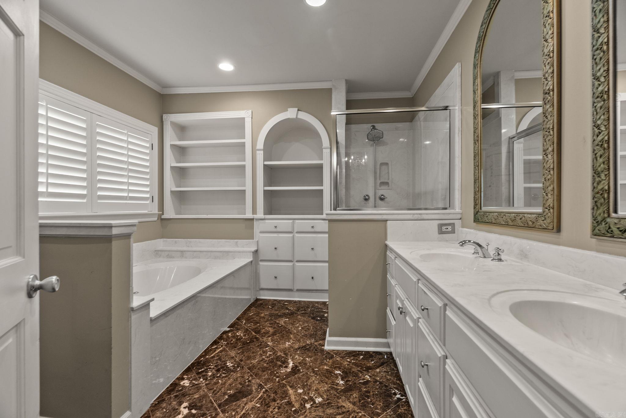 NEWTONS - Residential