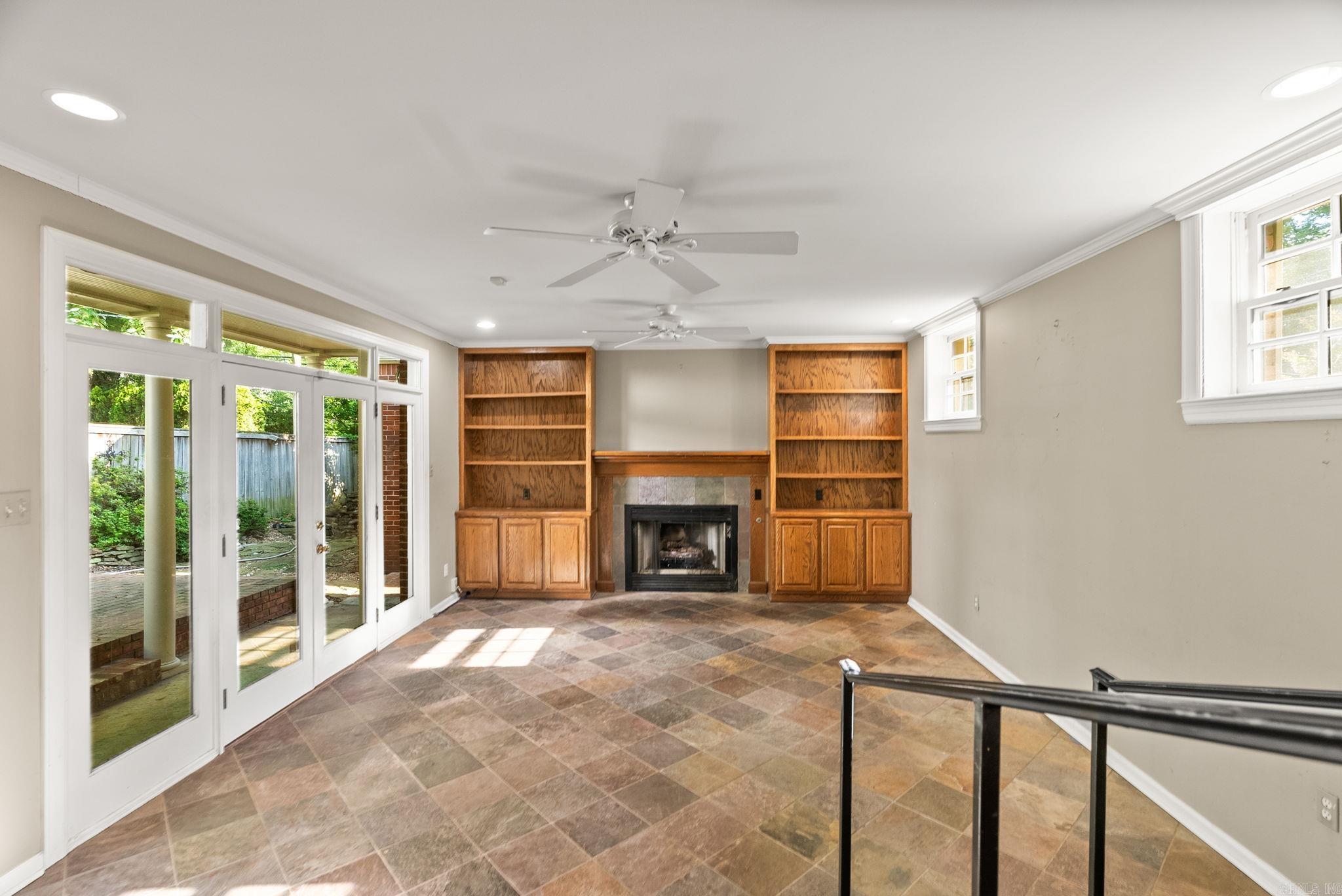 NEWTONS - Residential