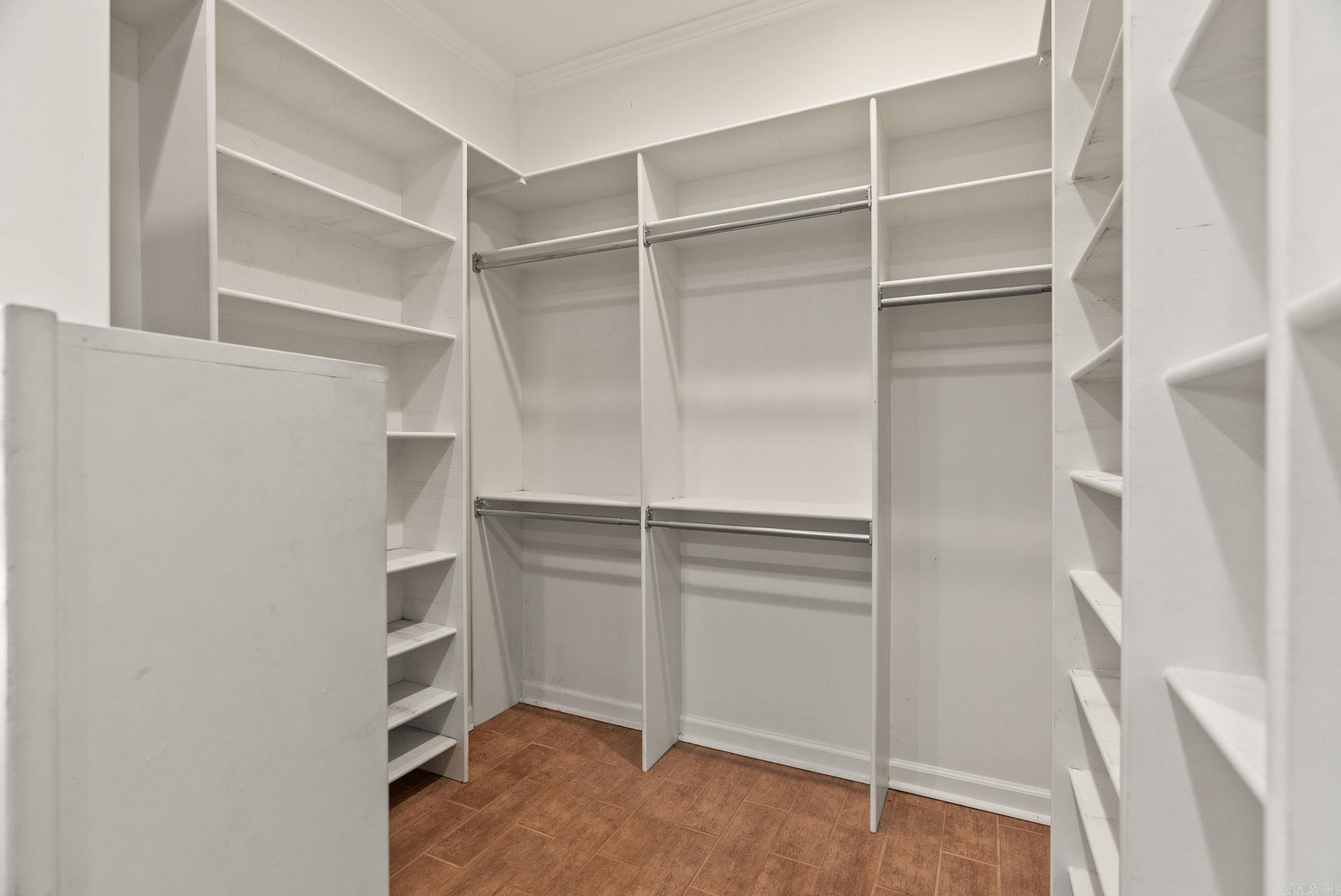 NEWTONS - Residential