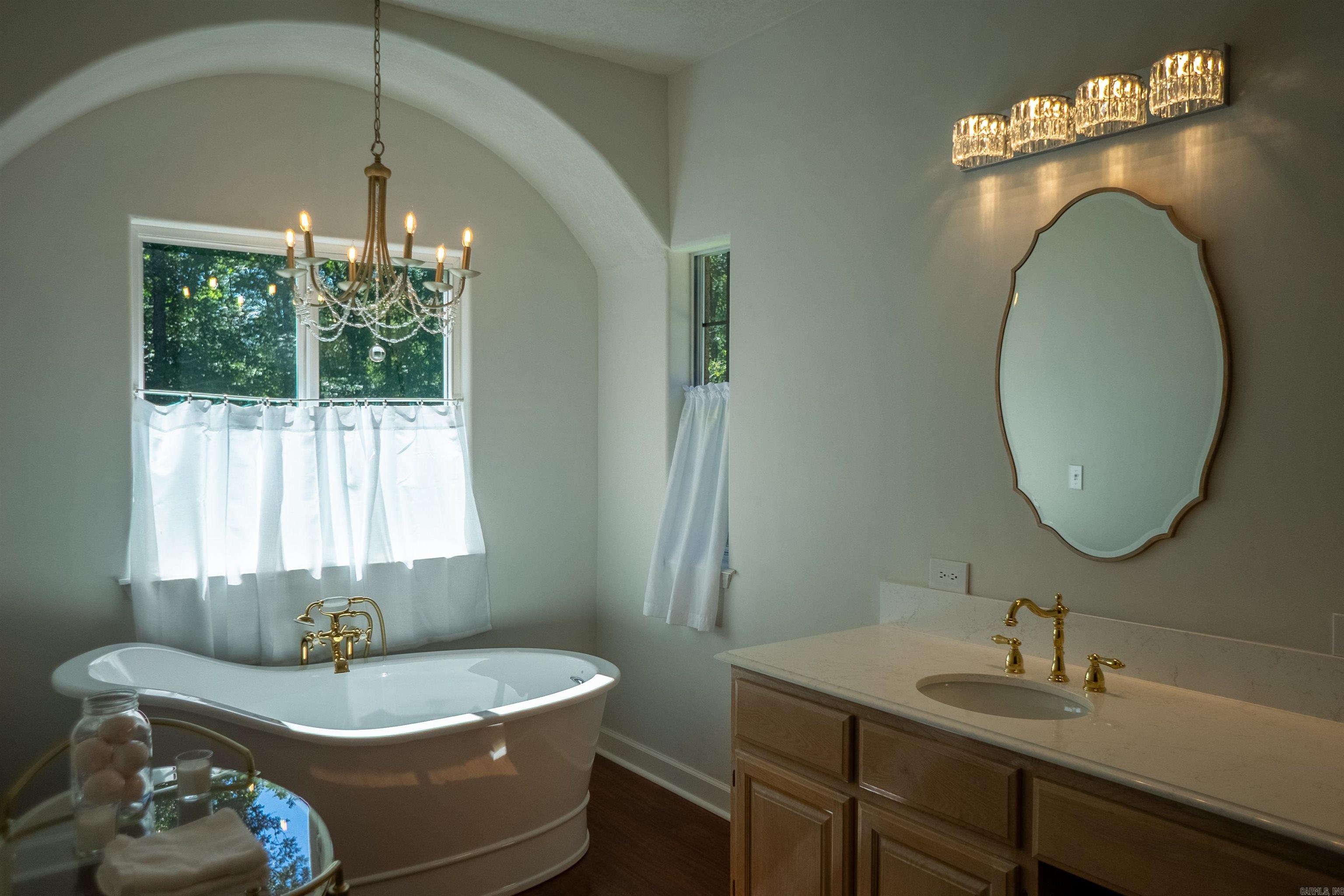 COUNTRY CLUB ESTATES - Residential