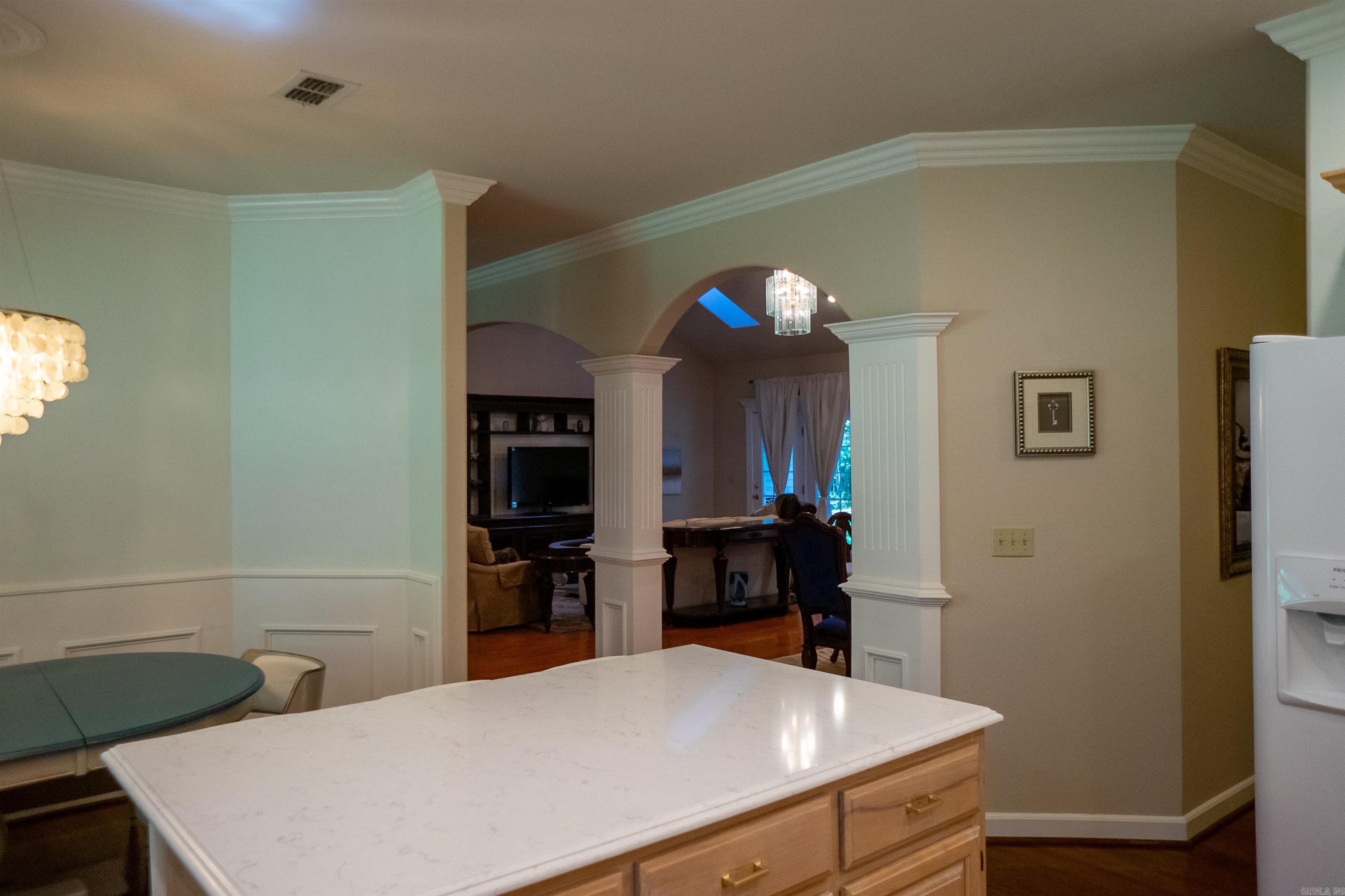 COUNTRY CLUB ESTATES - Residential