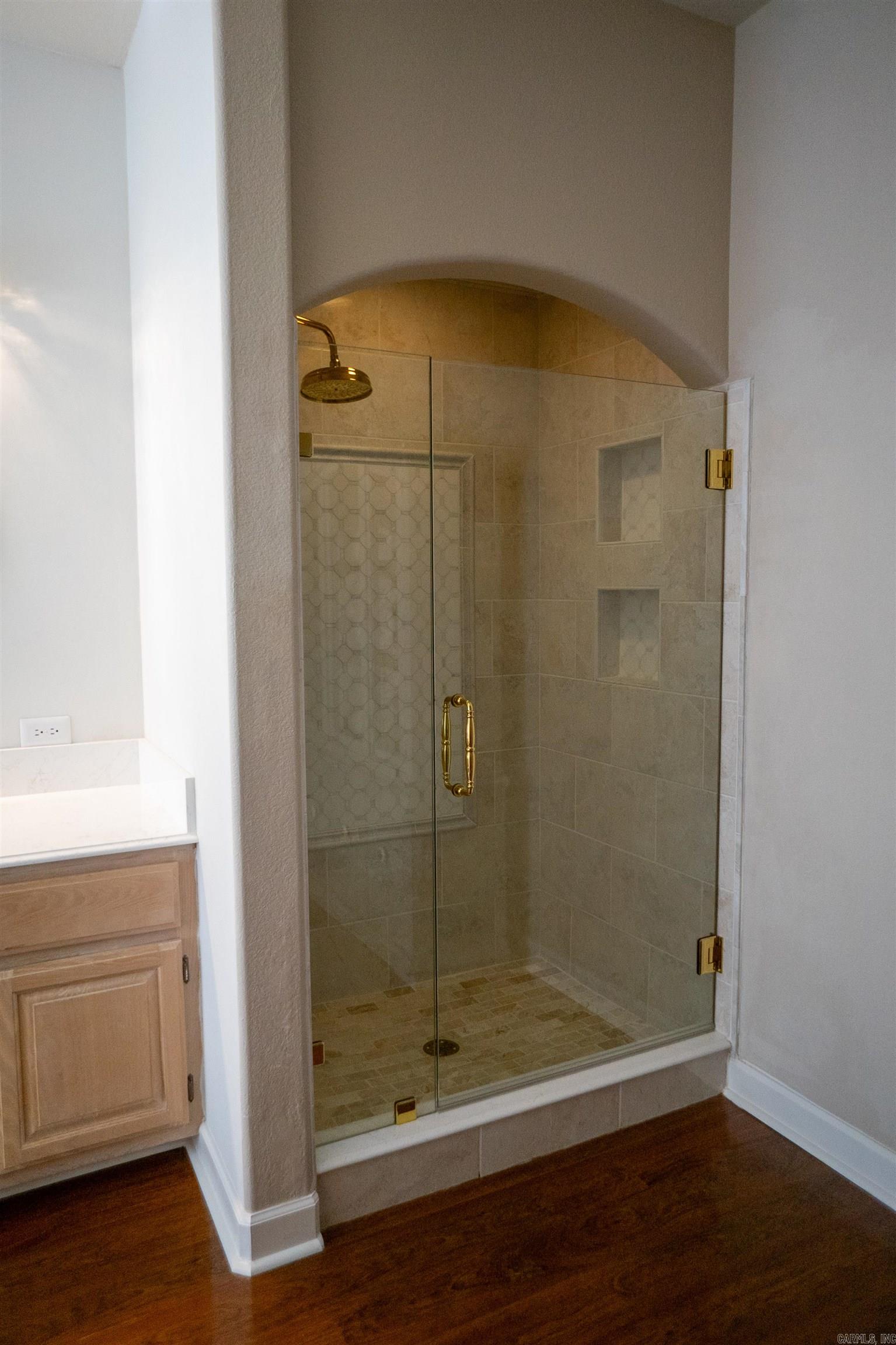 COUNTRY CLUB ESTATES - Residential