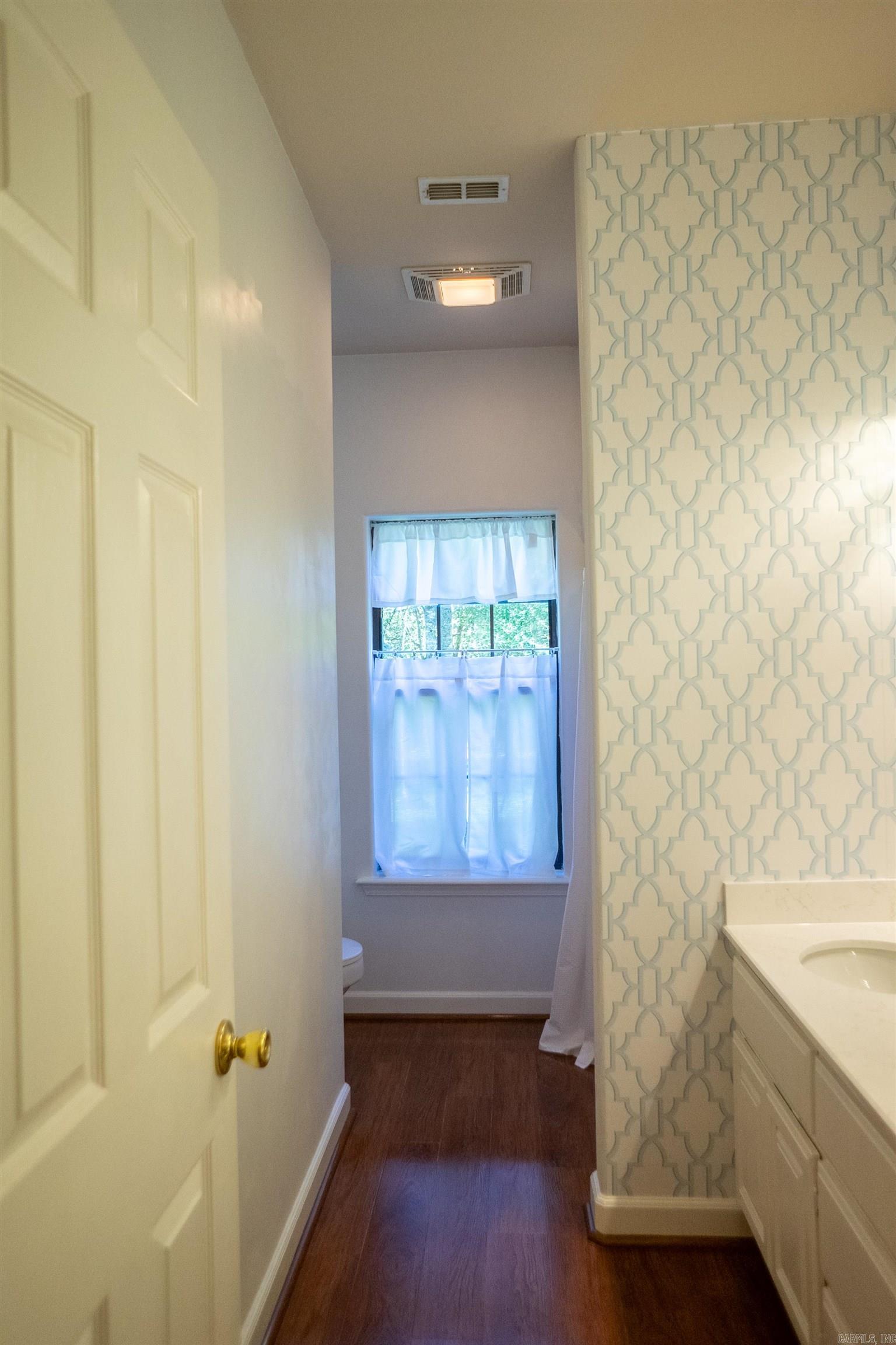 COUNTRY CLUB ESTATES - Residential