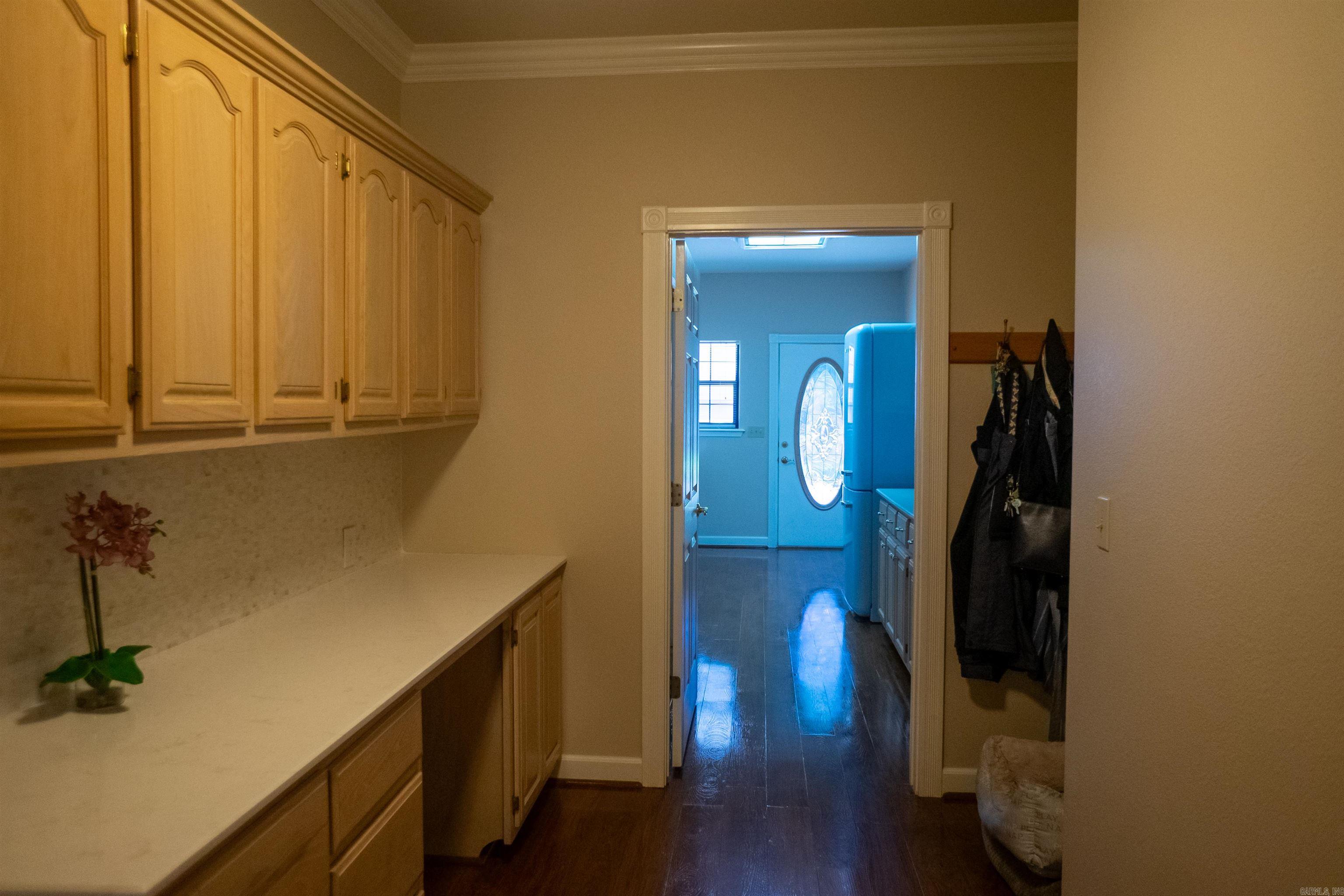 COUNTRY CLUB ESTATES - Residential