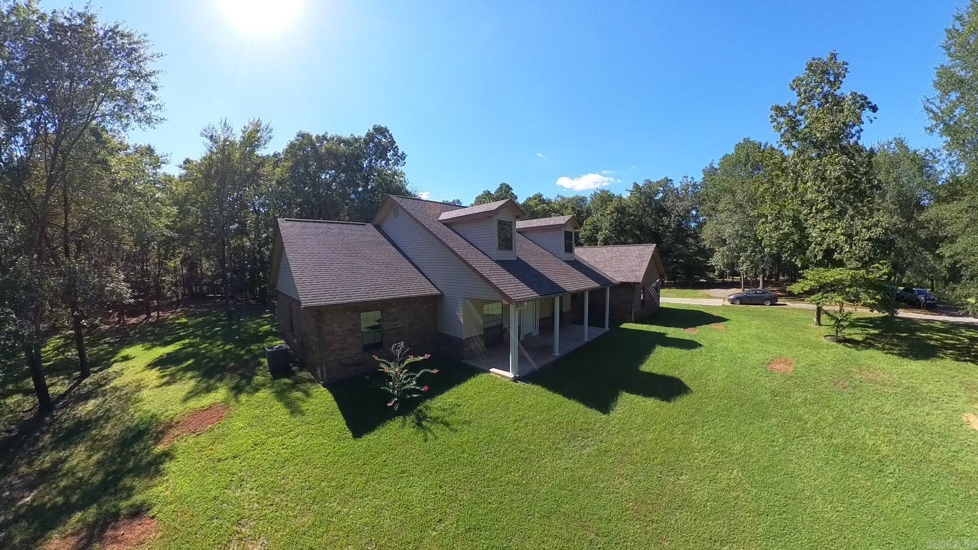 COUNTRY CLUB ESTATES - Residential