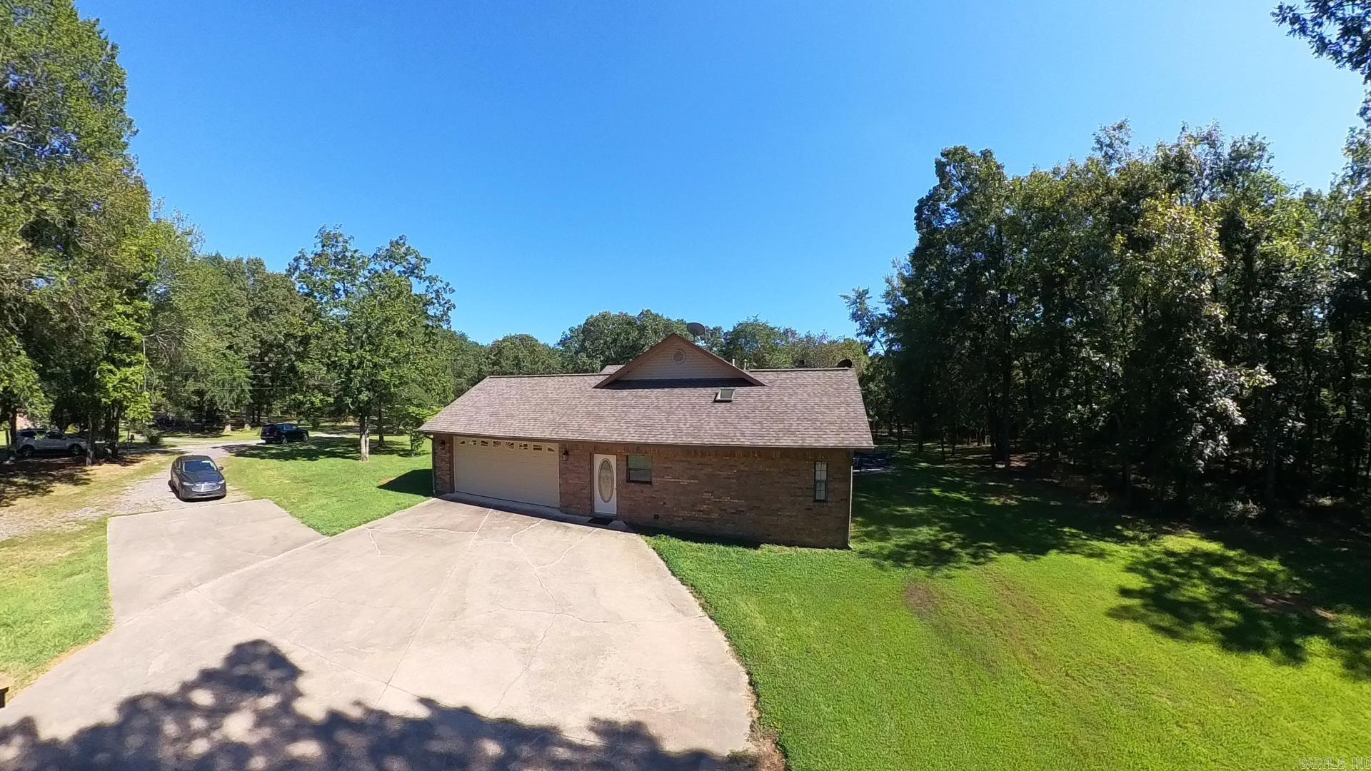 COUNTRY CLUB ESTATES - Residential