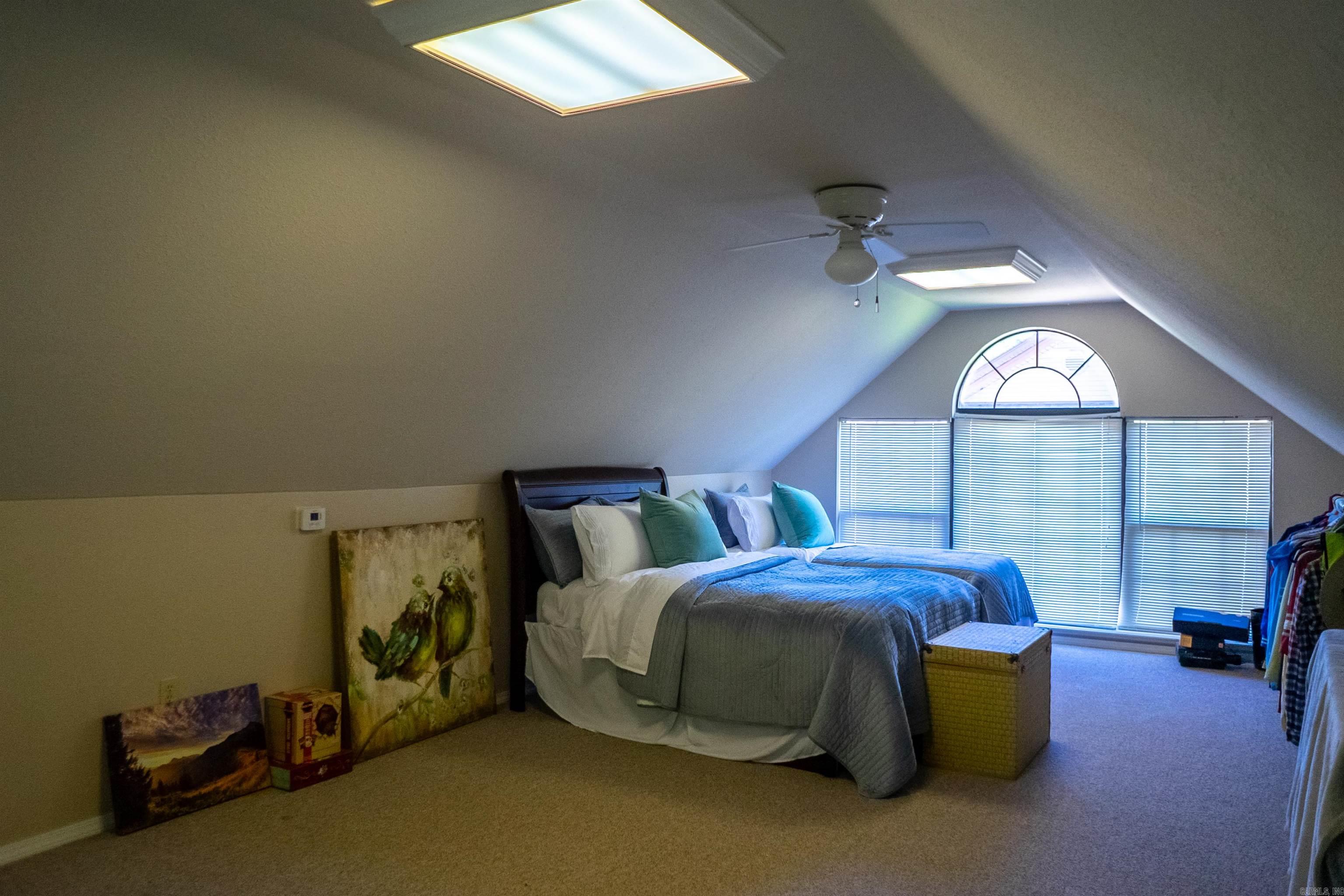 COUNTRY CLUB ESTATES - Residential