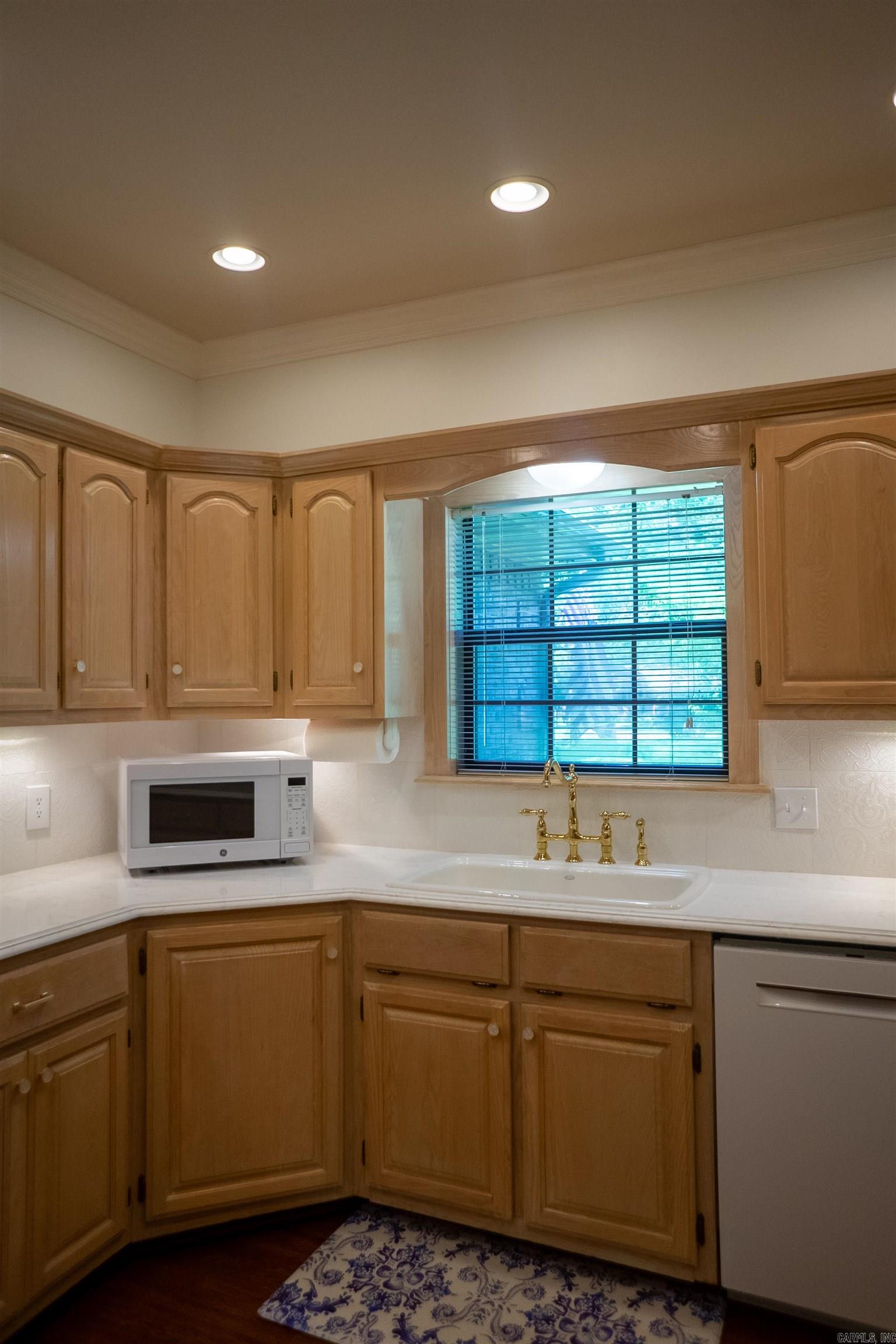 COUNTRY CLUB ESTATES - Residential