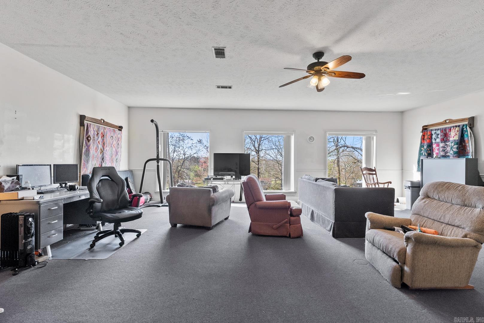 EAGLES NEST - Residential