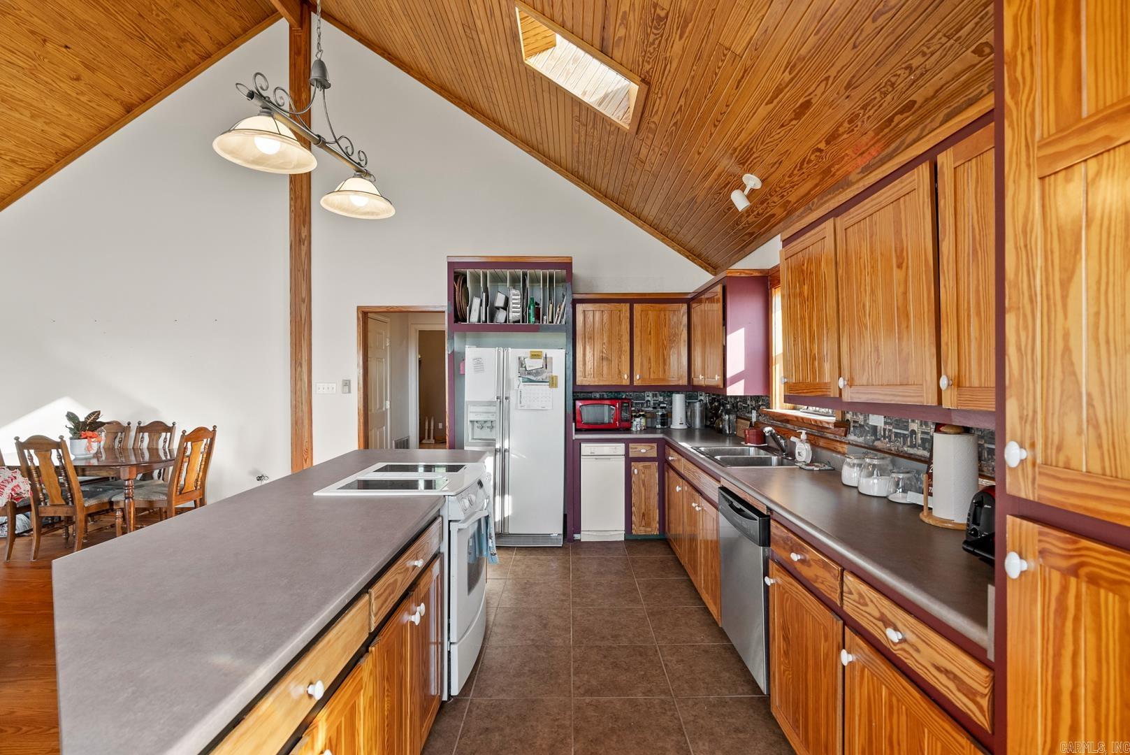 EAGLES NEST - Residential