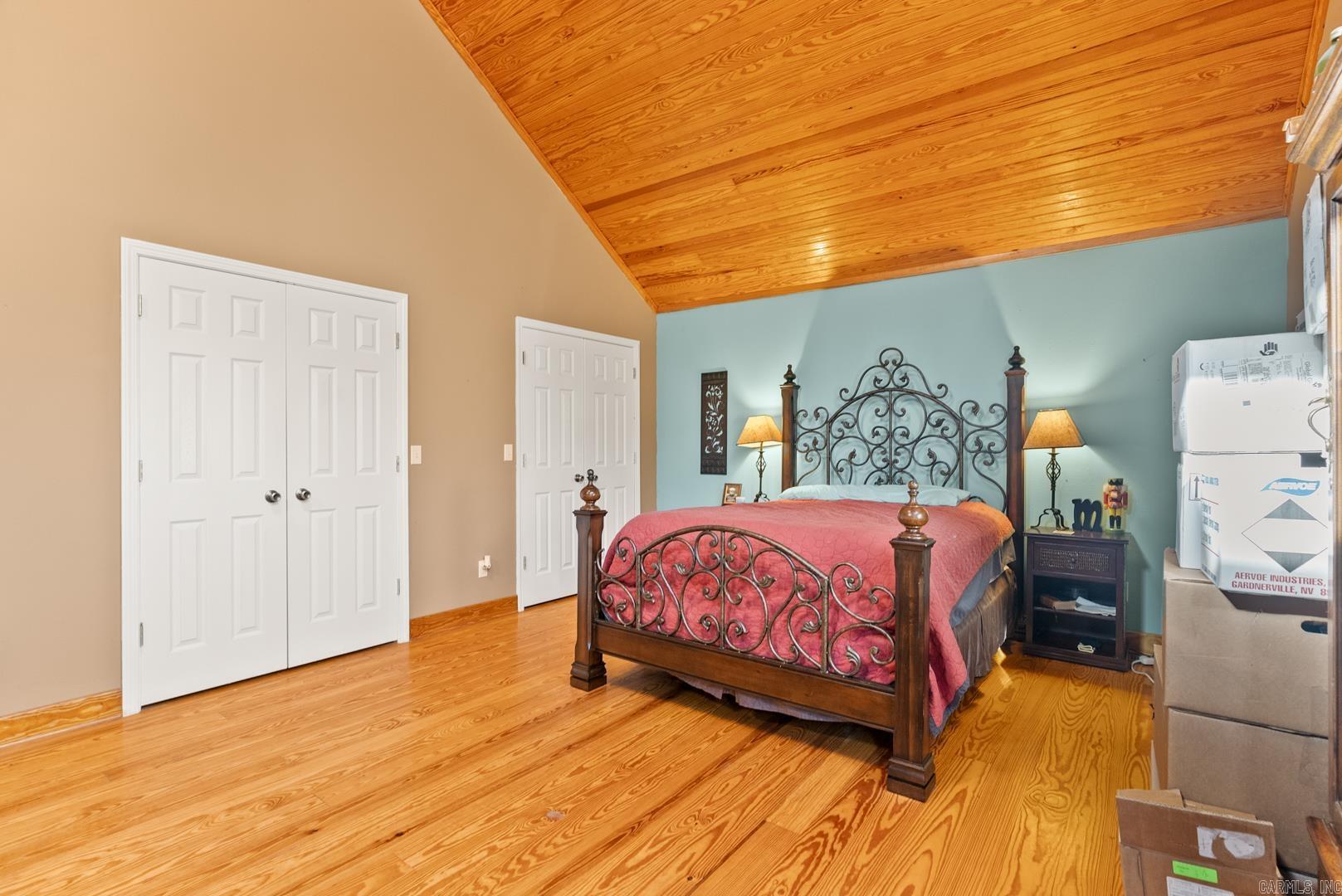 EAGLES NEST - Residential