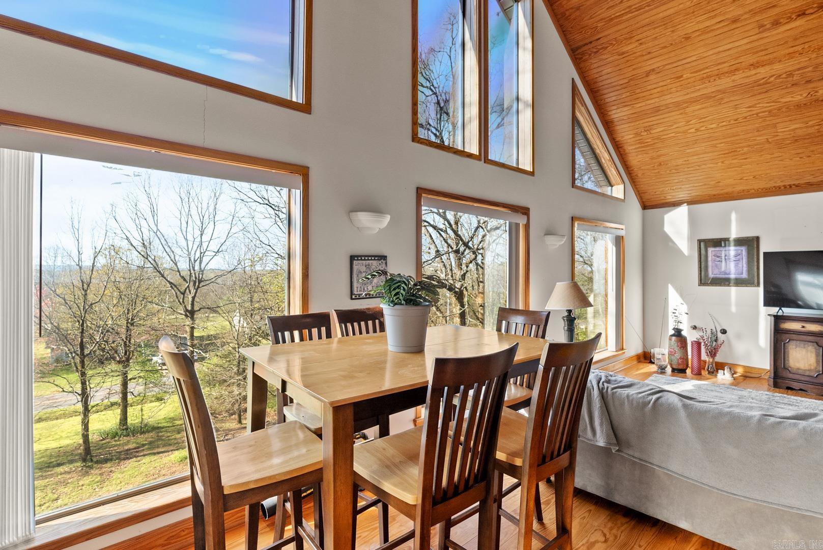 EAGLES NEST - Residential