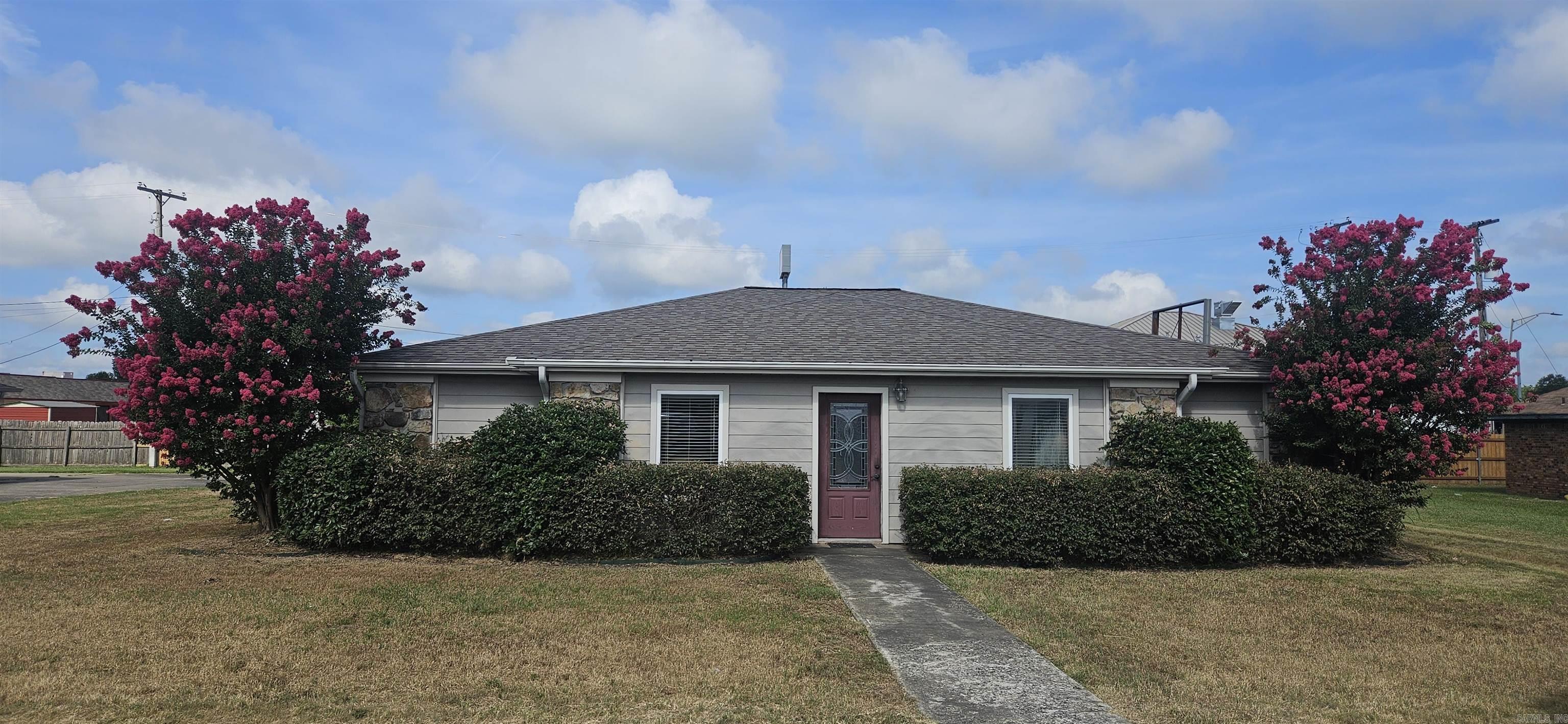 On FRIDAY, AUGUST 22ND at 10:00am Blackmon Auctions and Thomas Blackmon Realty will host an auction for this well-maintained property home to Progressive Dental Center, a trusted name in local healthcare. Situated in a convenient location with easy access and ample parking, the building offers a professional setting ideal for medical, dental, or office use. Inside, you'll find a clean and functional layout tailored for patient care, including private treatment rooms, a welcoming reception area, and administrative space. Whether you're expanding your practice or investing in a high-visibility location, this address combines comfort, and community presence.