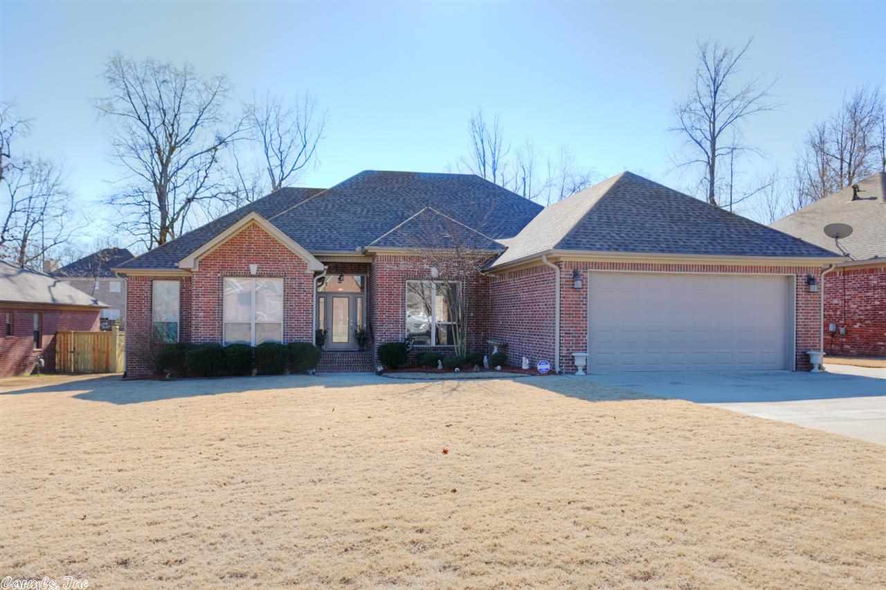 Looking for cul-de-sac, green space, & level yard? 1 Owner home in Gap Creek is well appointed, IMMACULATE & move in ready! Convenient location w/ HOA--check! Extra parking on the side--check! Oversized garage--check! Handicap accessible entry--check! Split bdr plan--check! 1/2 bath--check! Huge walk-in closets--check! Oversized whirlpool corner tub--check! Large windows w/lots of light--check! Can you afford all this, because it's just what you're looking for?--CHECK, CHECK!!
