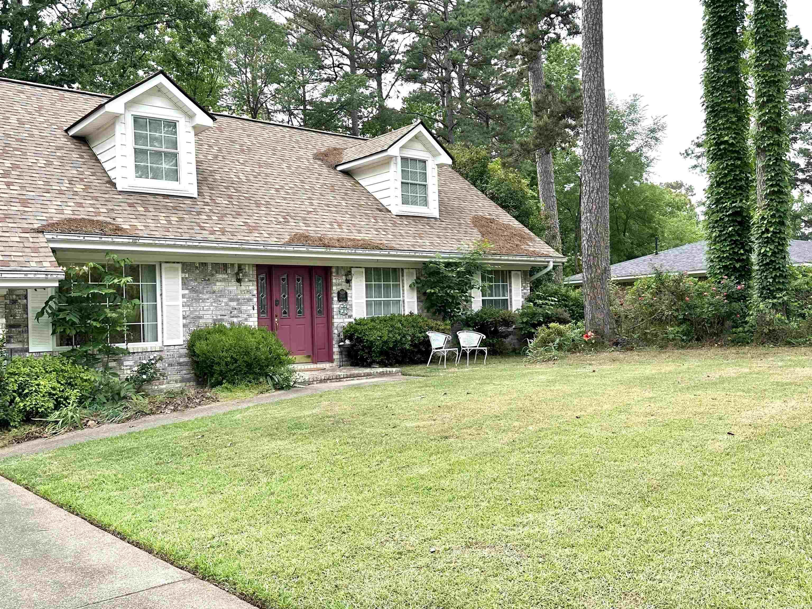 ROYAL OAKS - Residential
