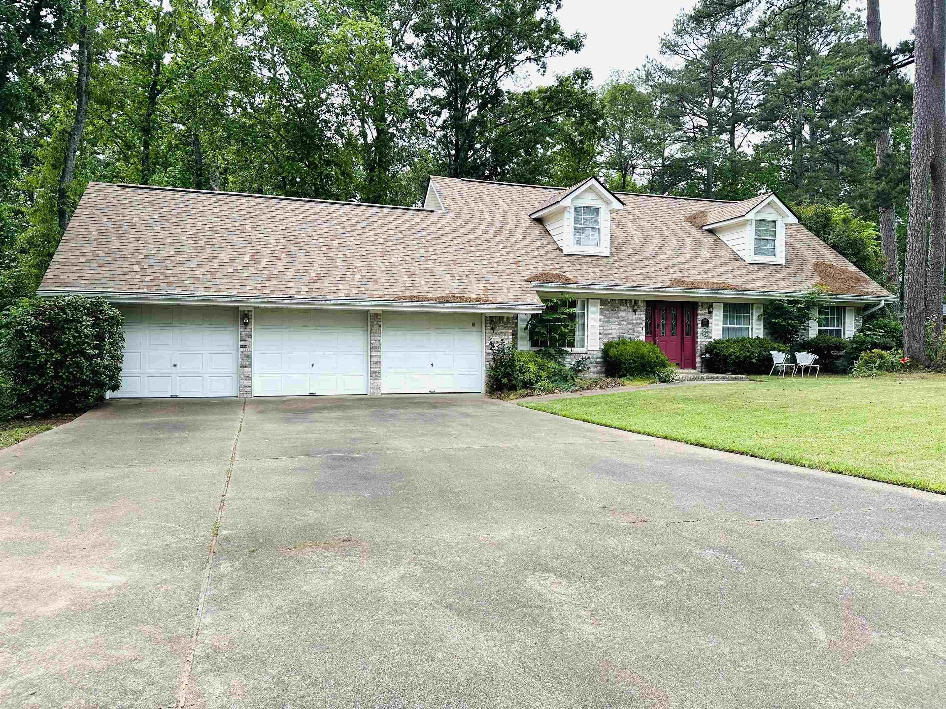 ROYAL OAKS - Residential