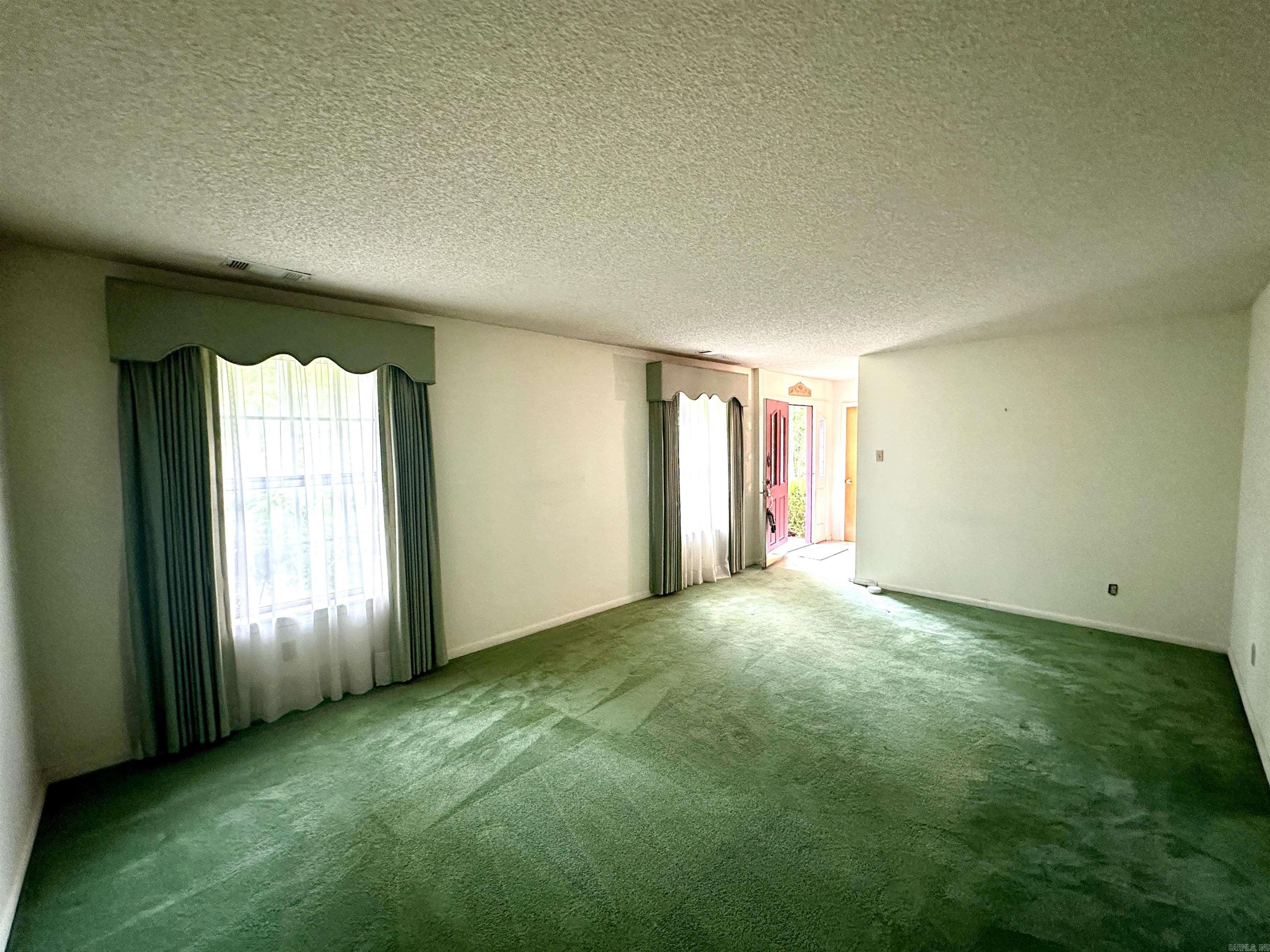 ROYAL OAKS - Residential