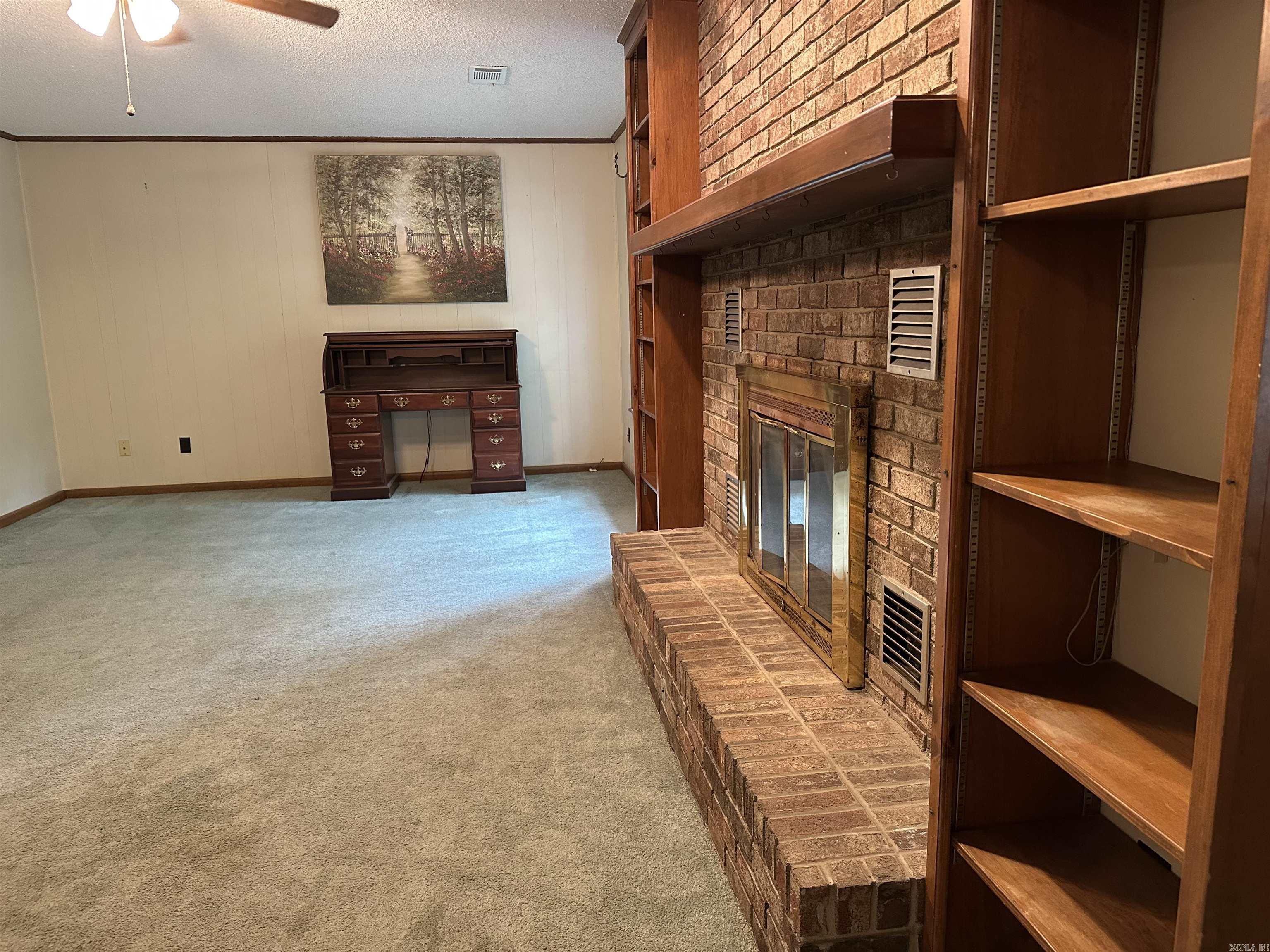ROYAL OAKS - Residential