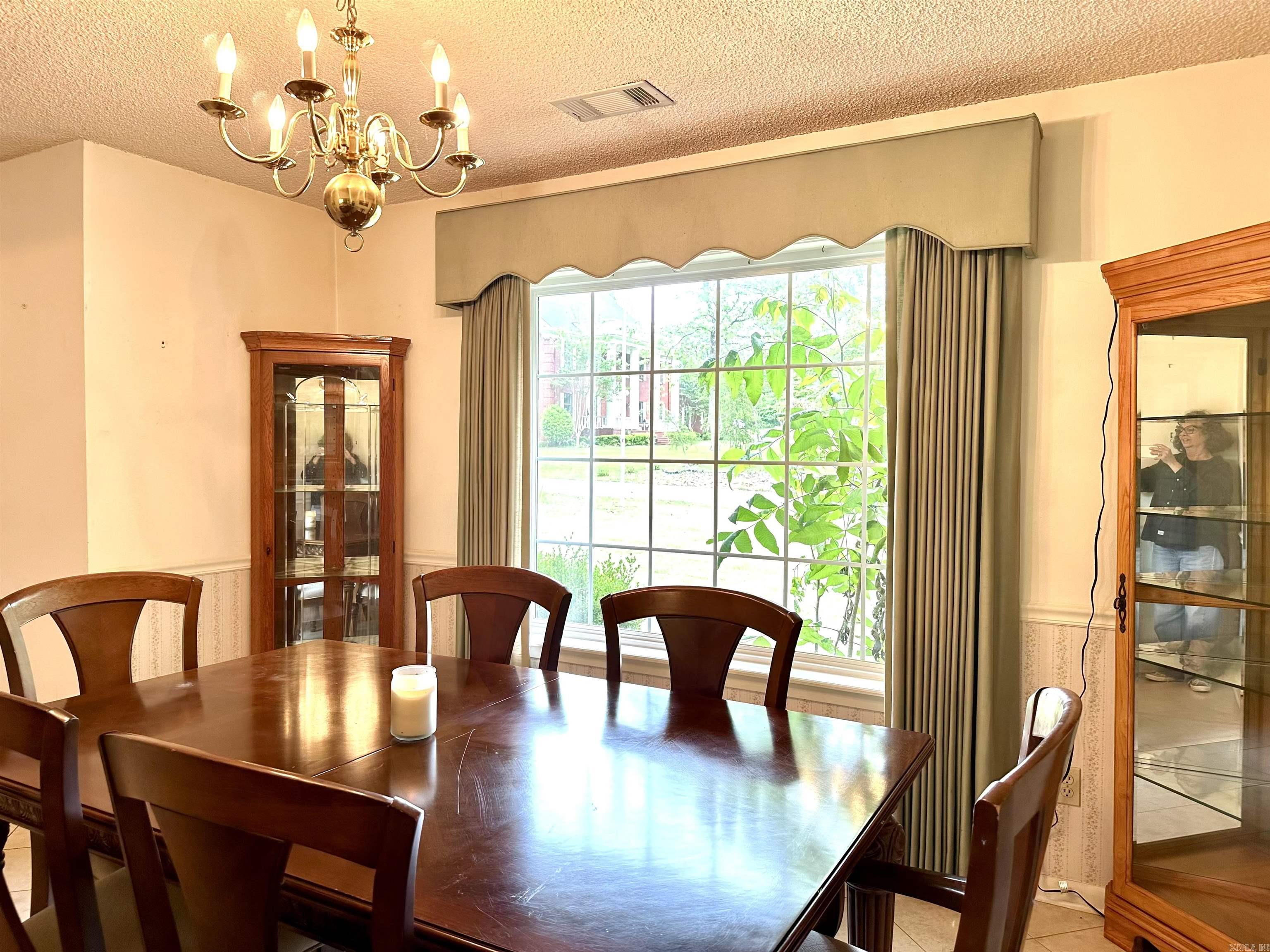 ROYAL OAKS - Residential