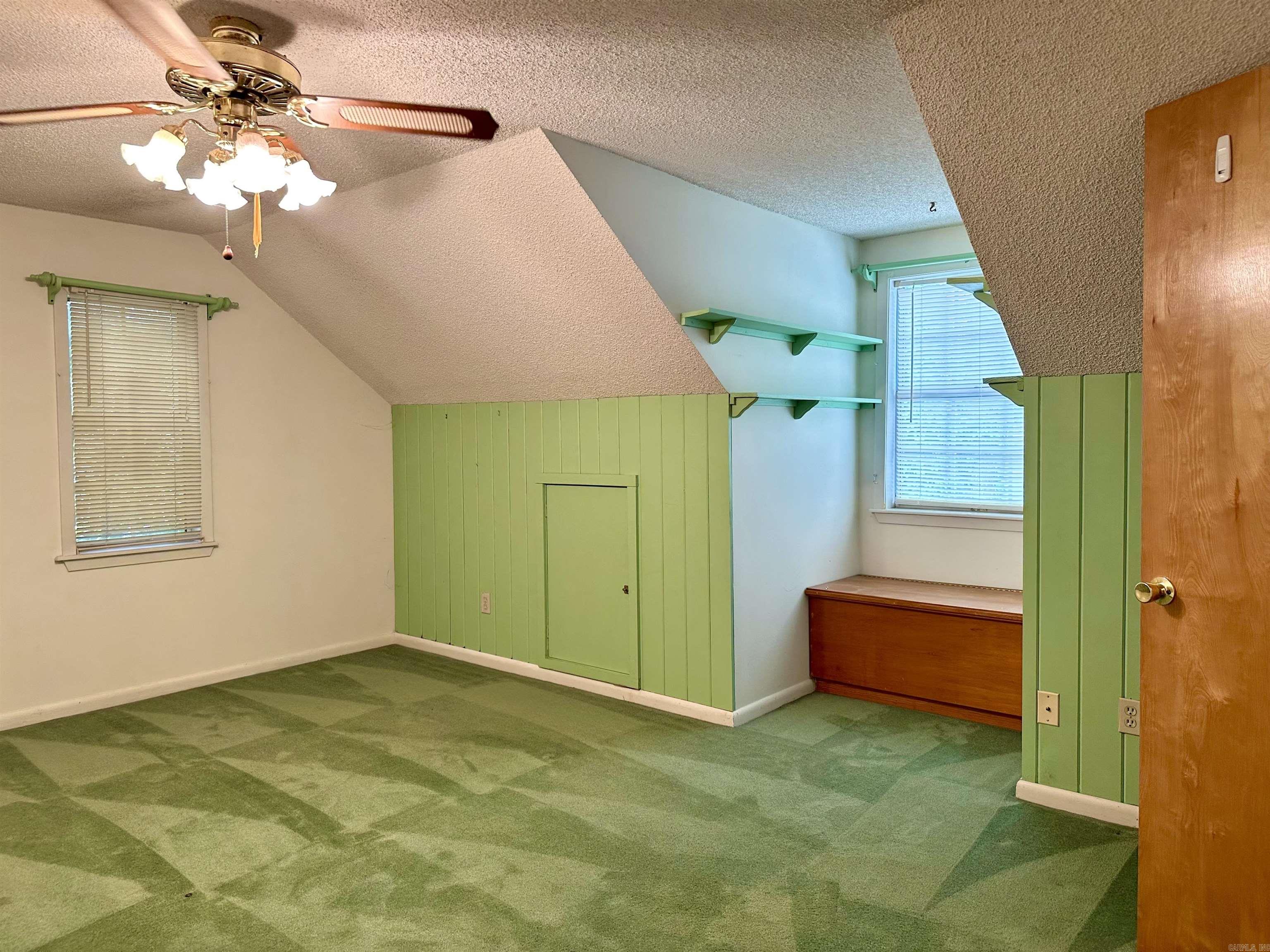 ROYAL OAKS - Residential