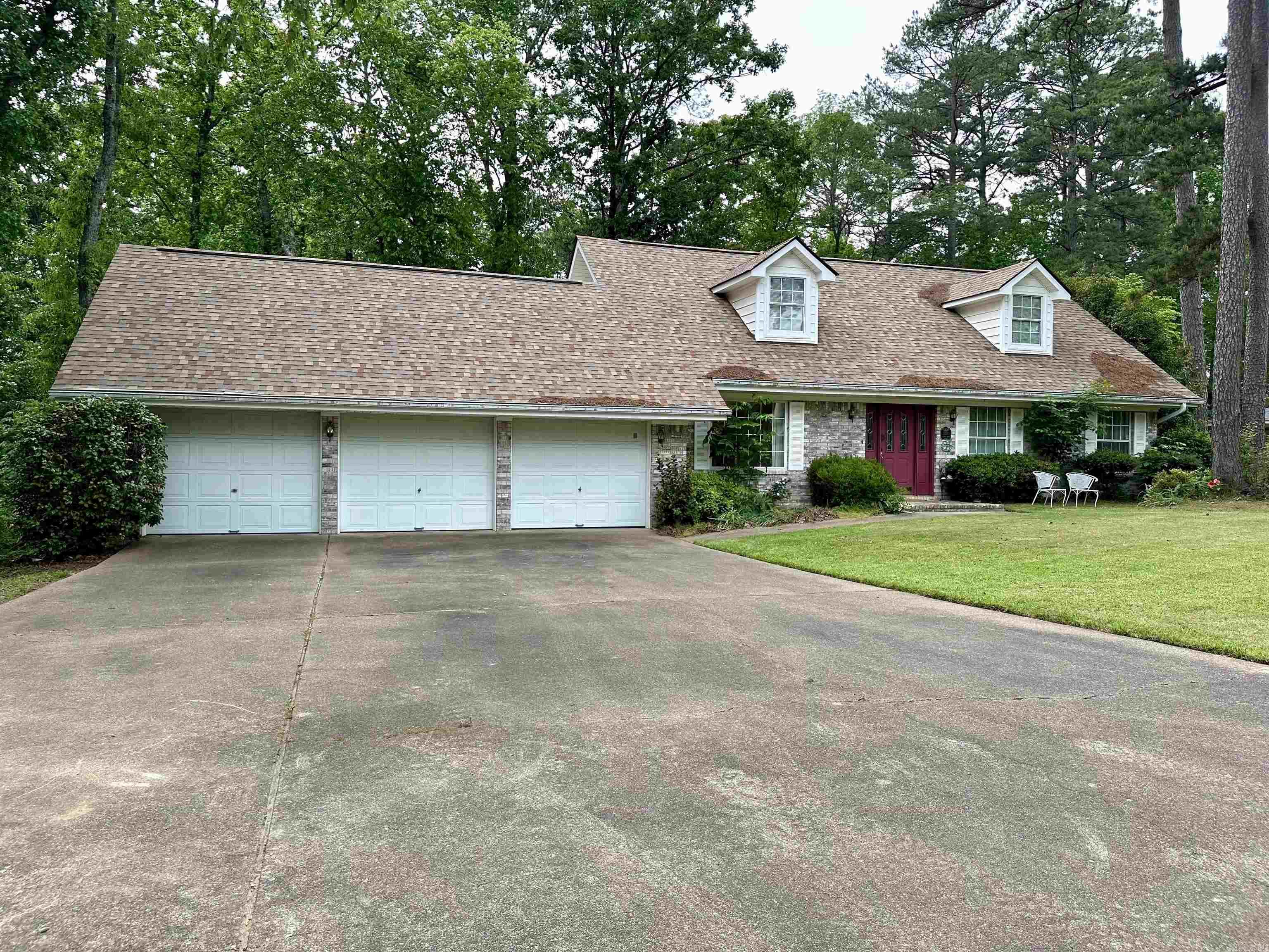 ROYAL OAKS - Residential