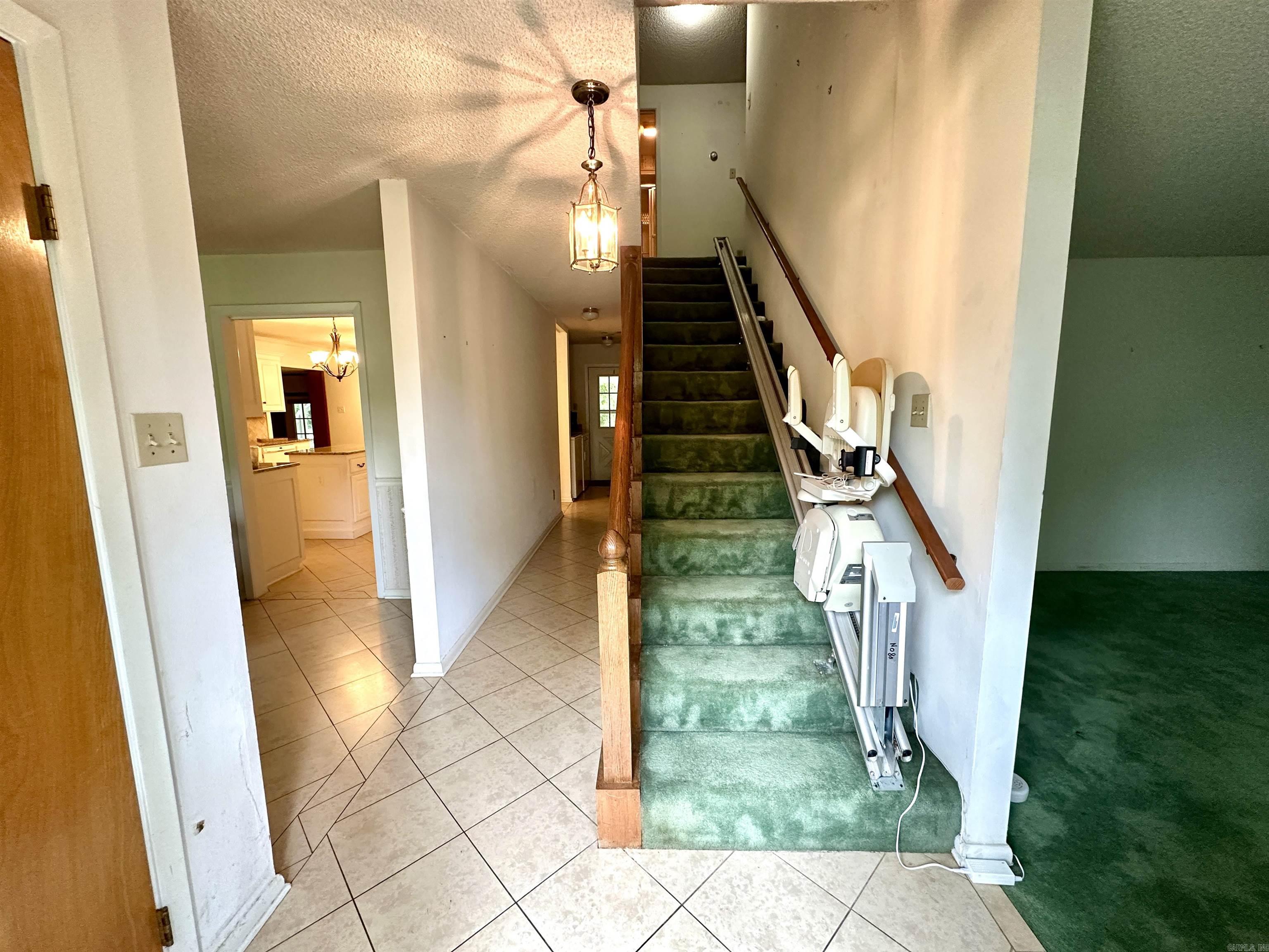 ROYAL OAKS - Residential