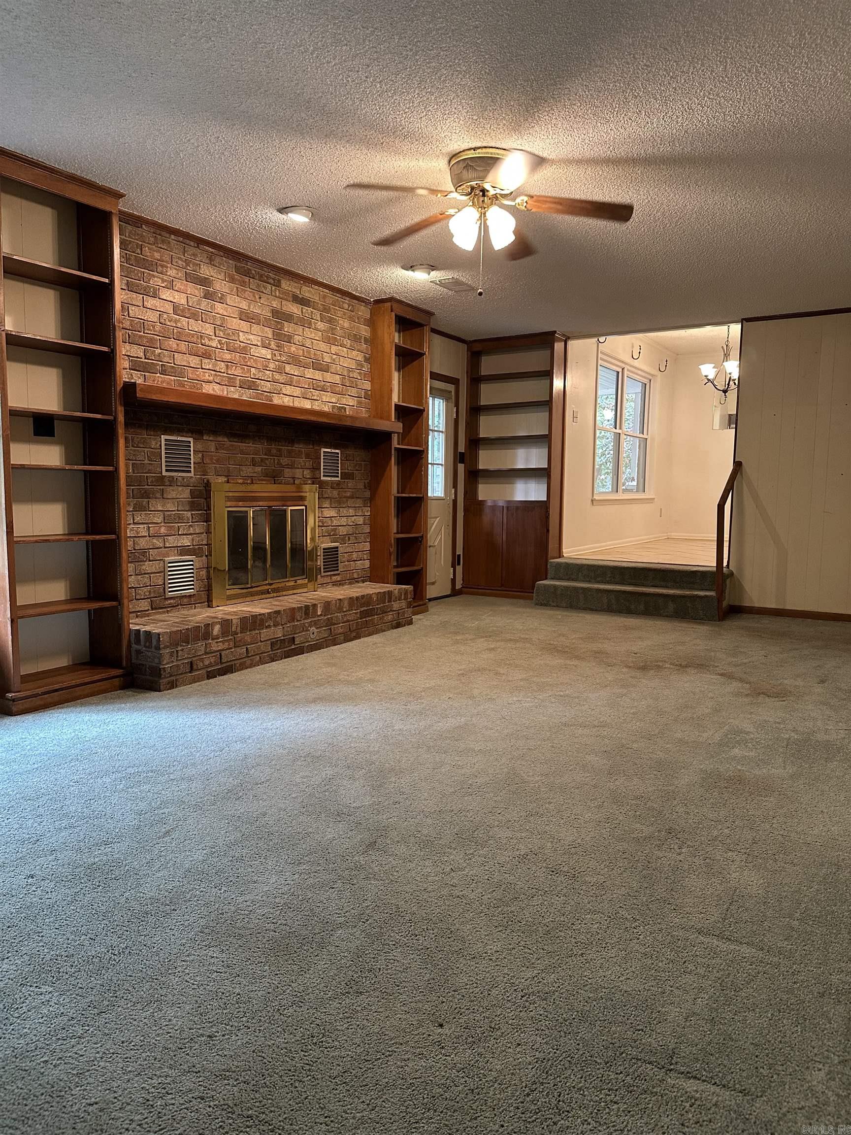 ROYAL OAKS - Residential
