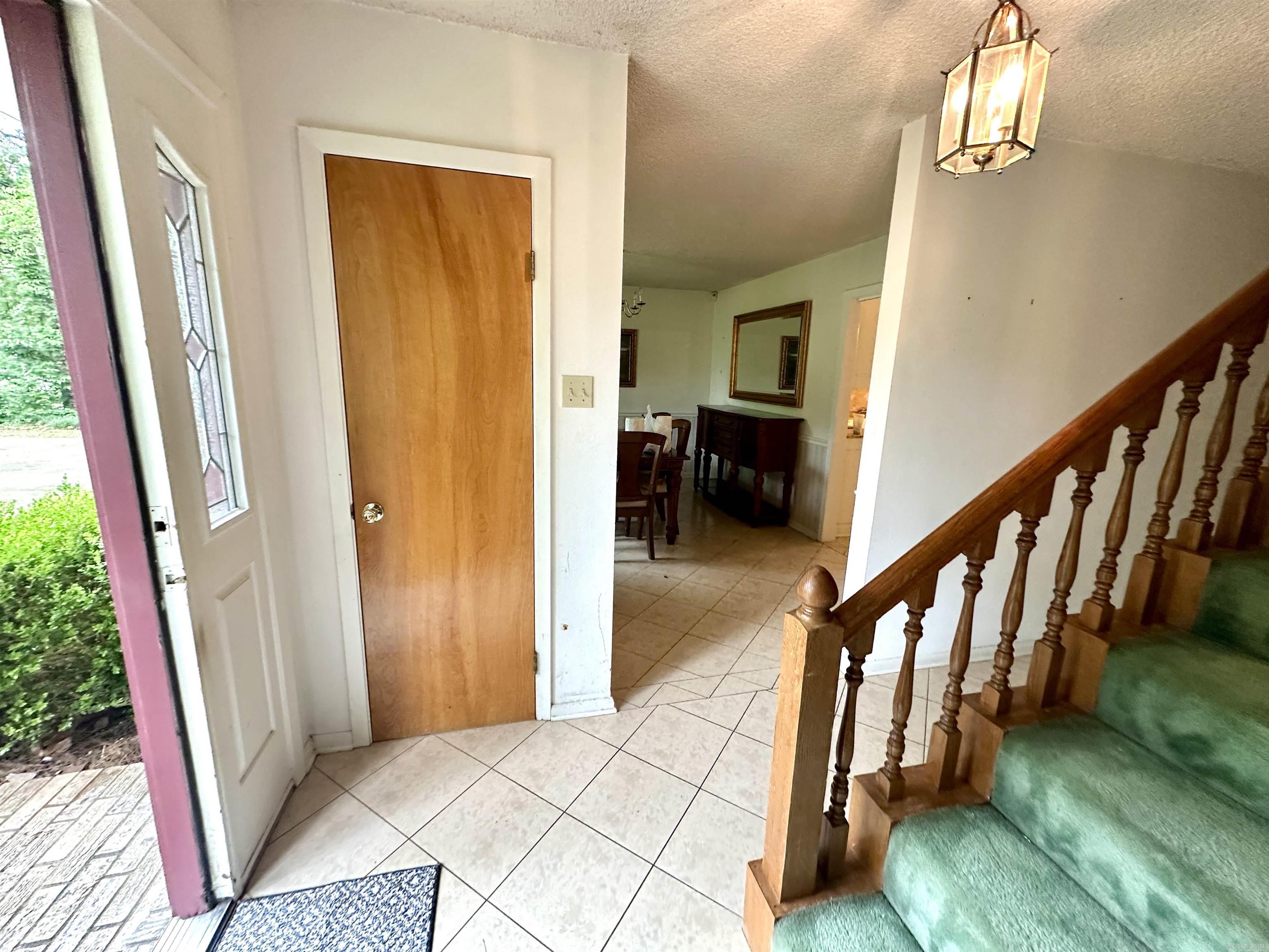 ROYAL OAKS - Residential
