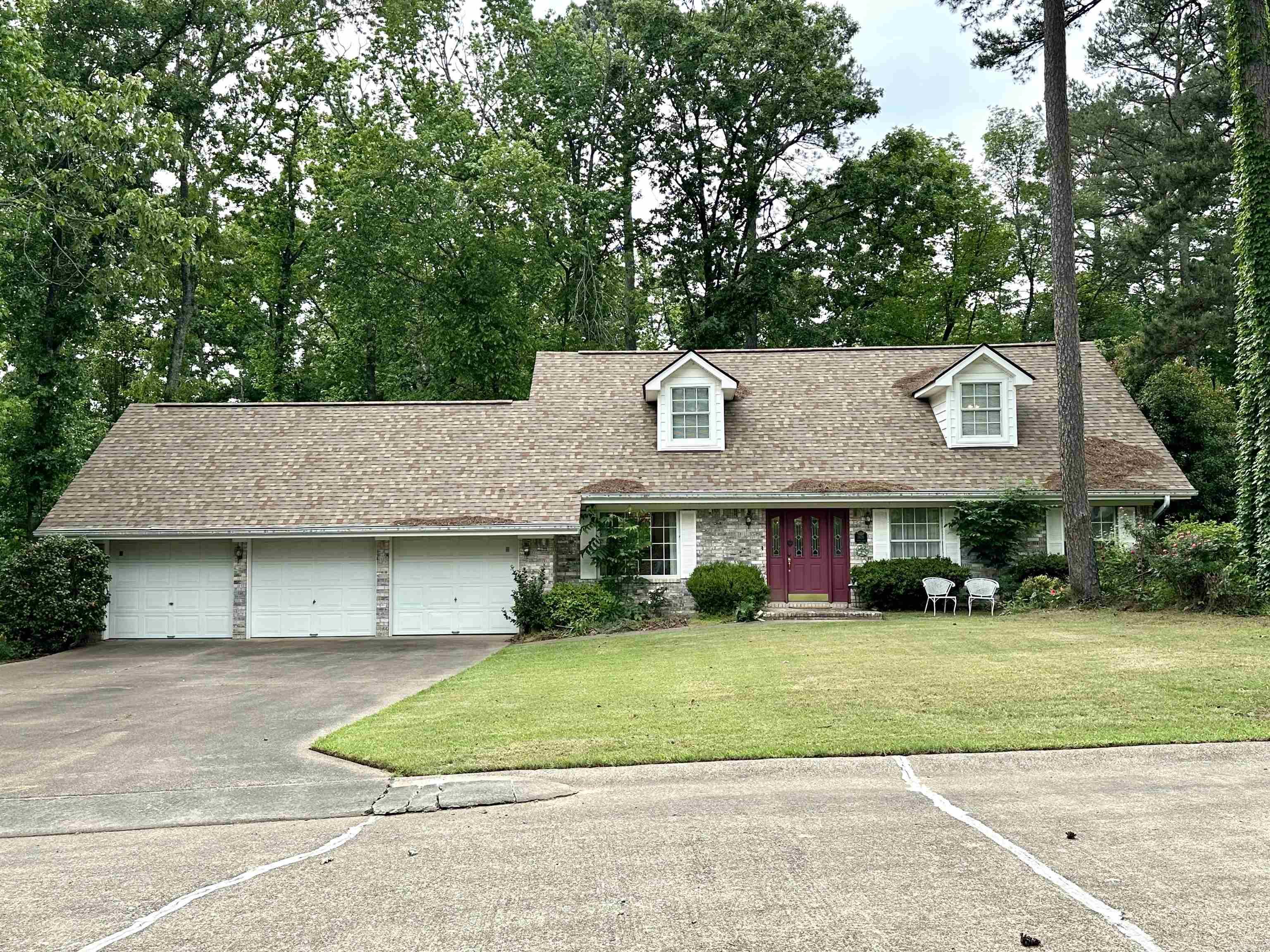 ROYAL OAKS - Residential
