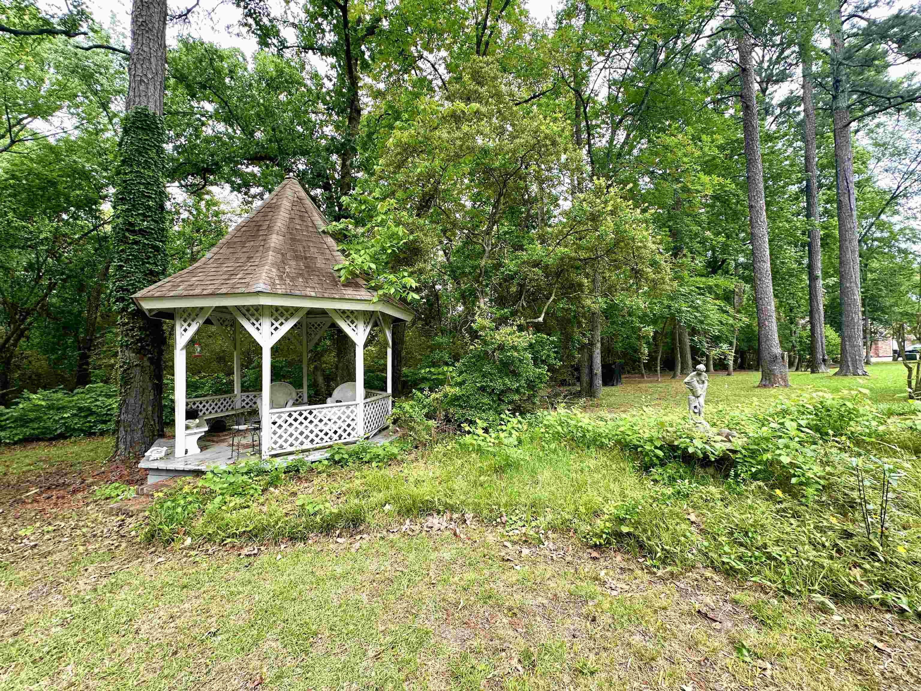 ROYAL OAKS - Residential