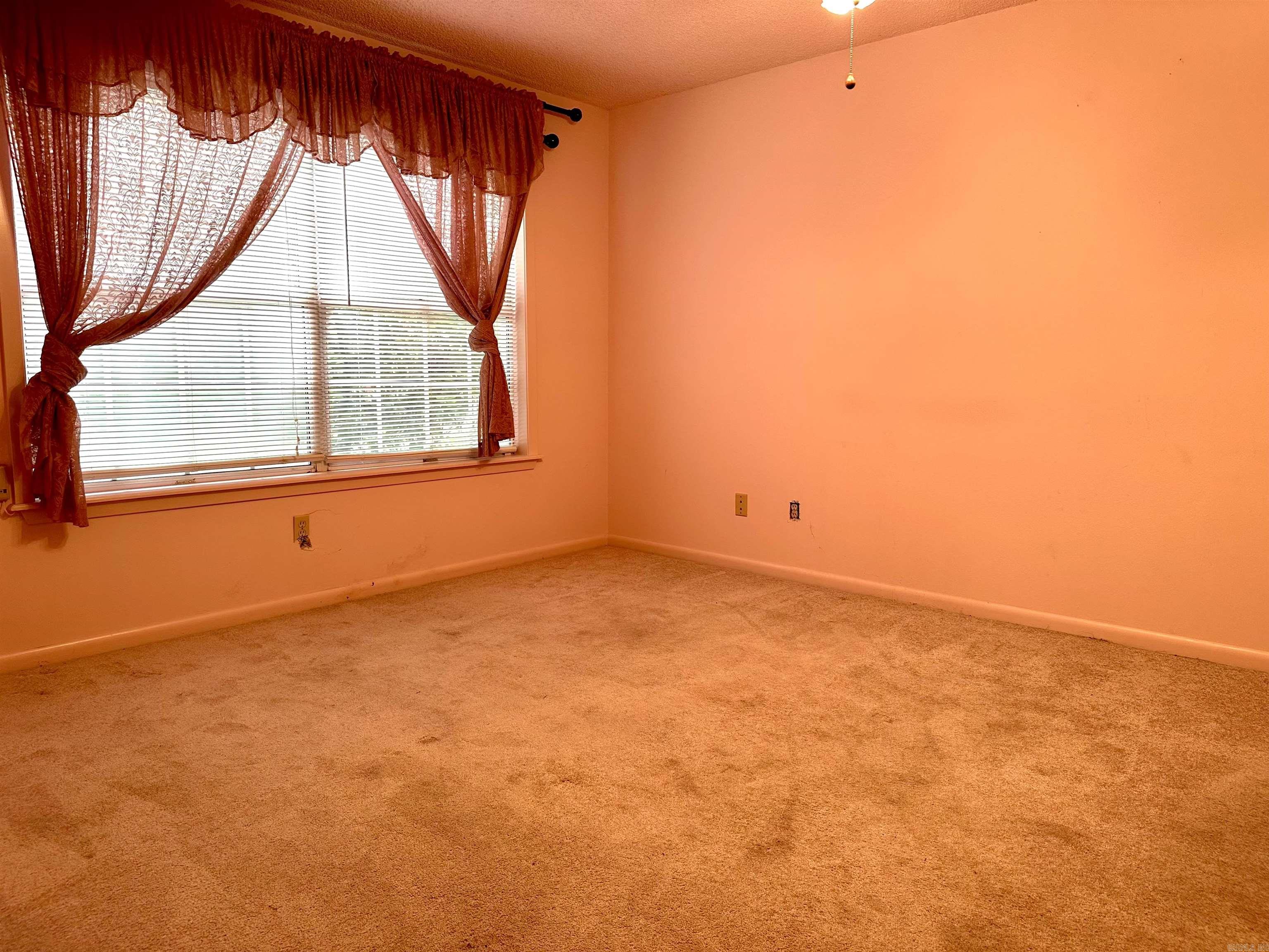 ROYAL OAKS - Residential
