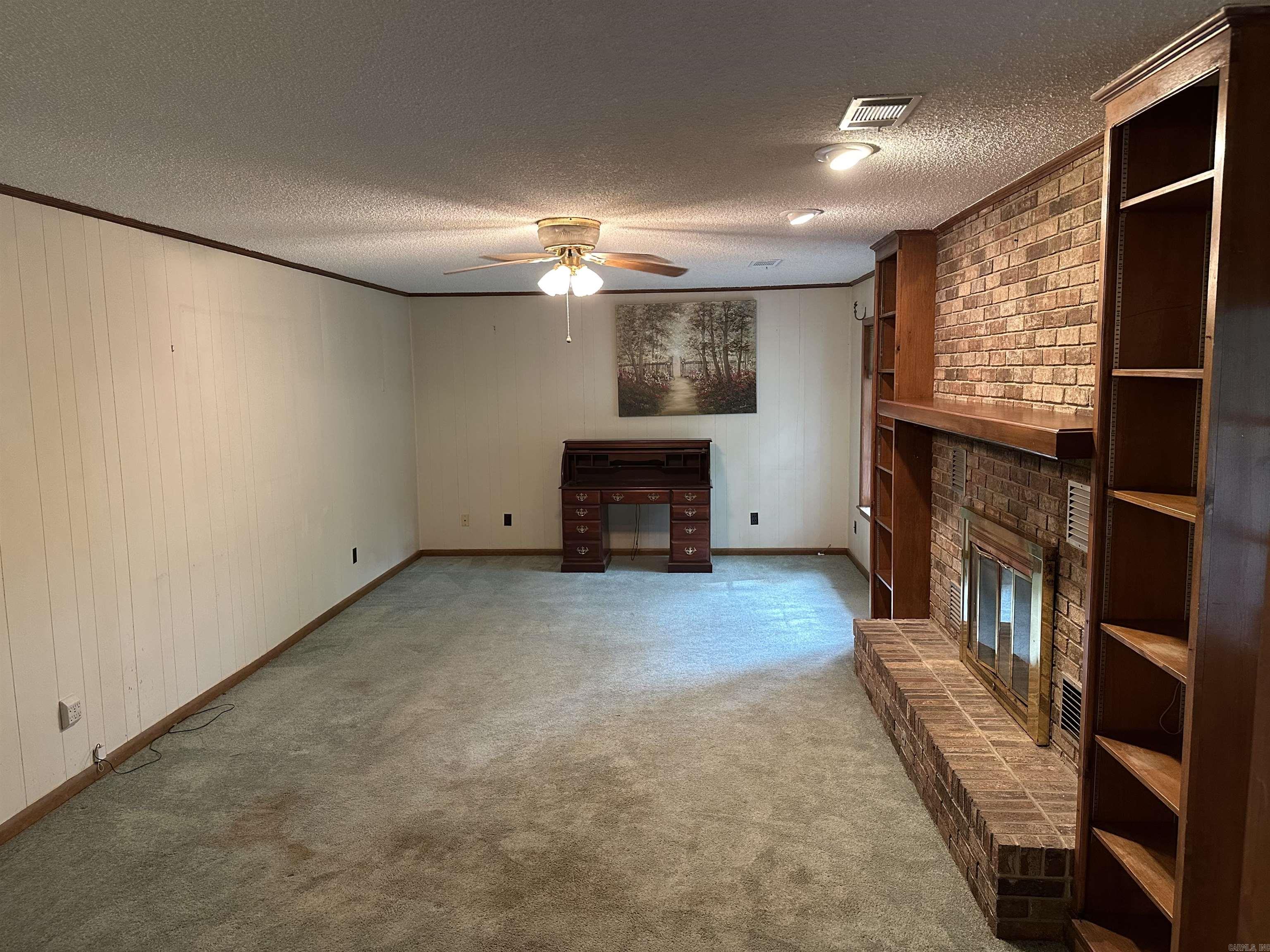 ROYAL OAKS - Residential