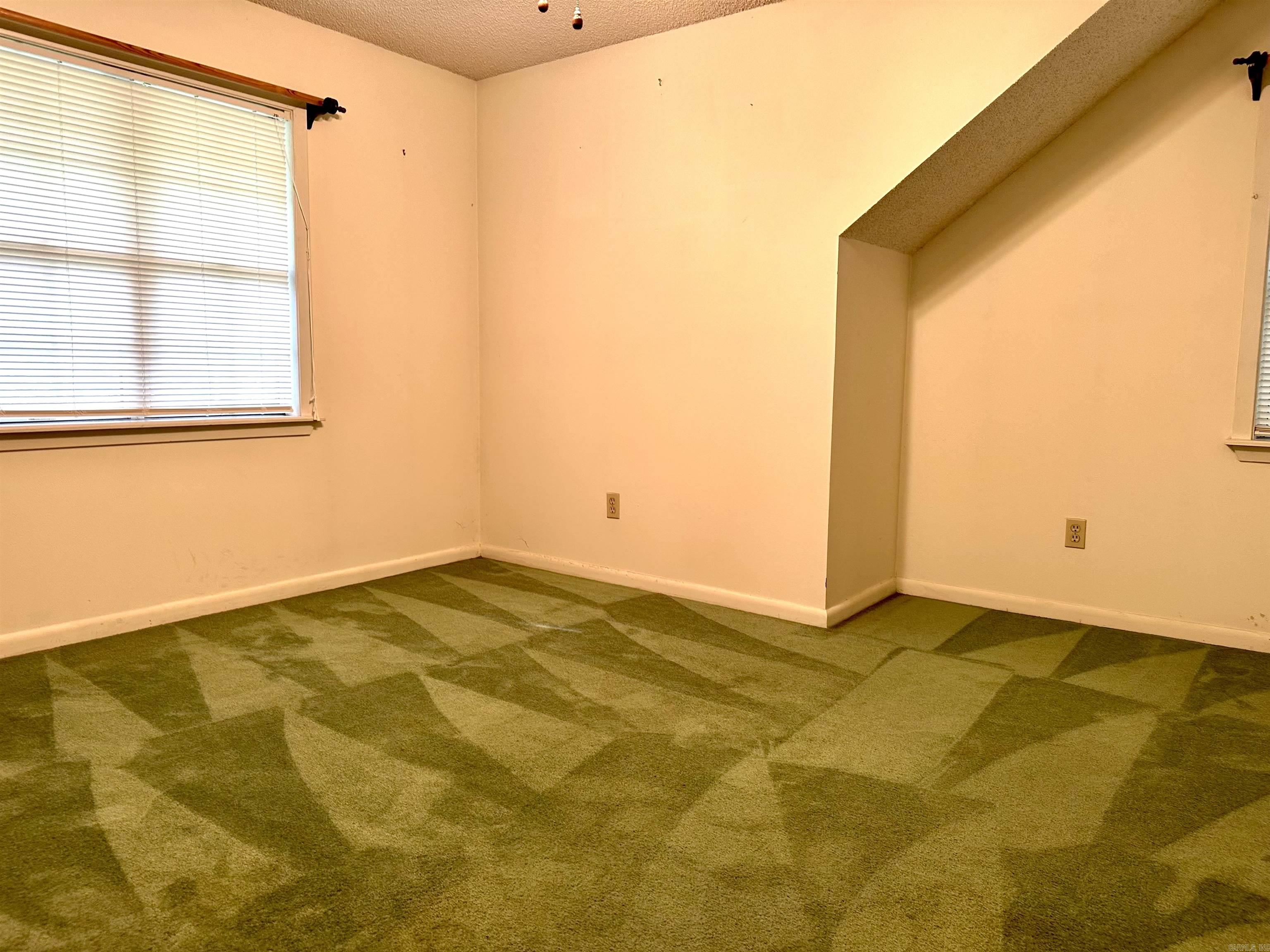 ROYAL OAKS - Residential