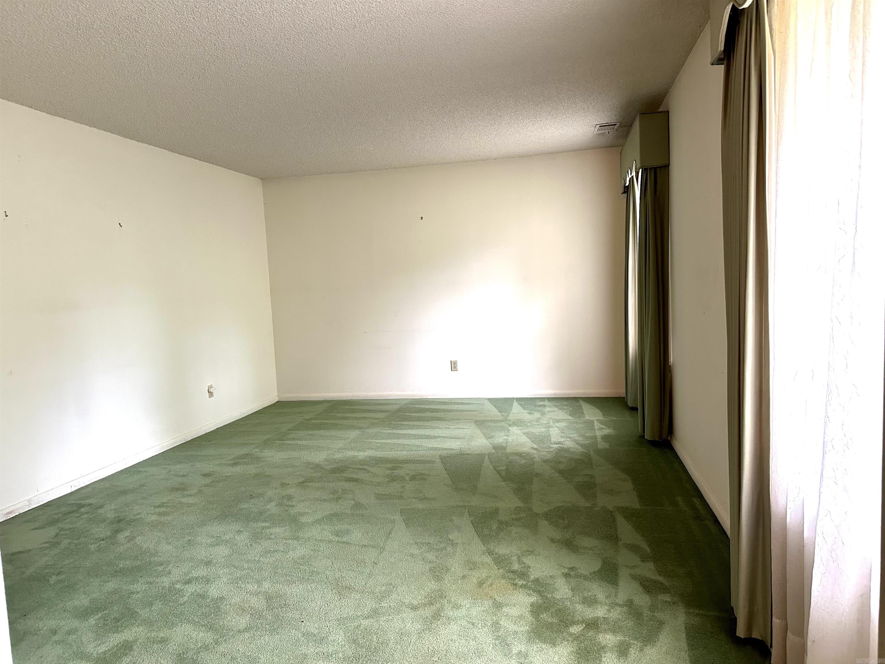 ROYAL OAKS - Residential