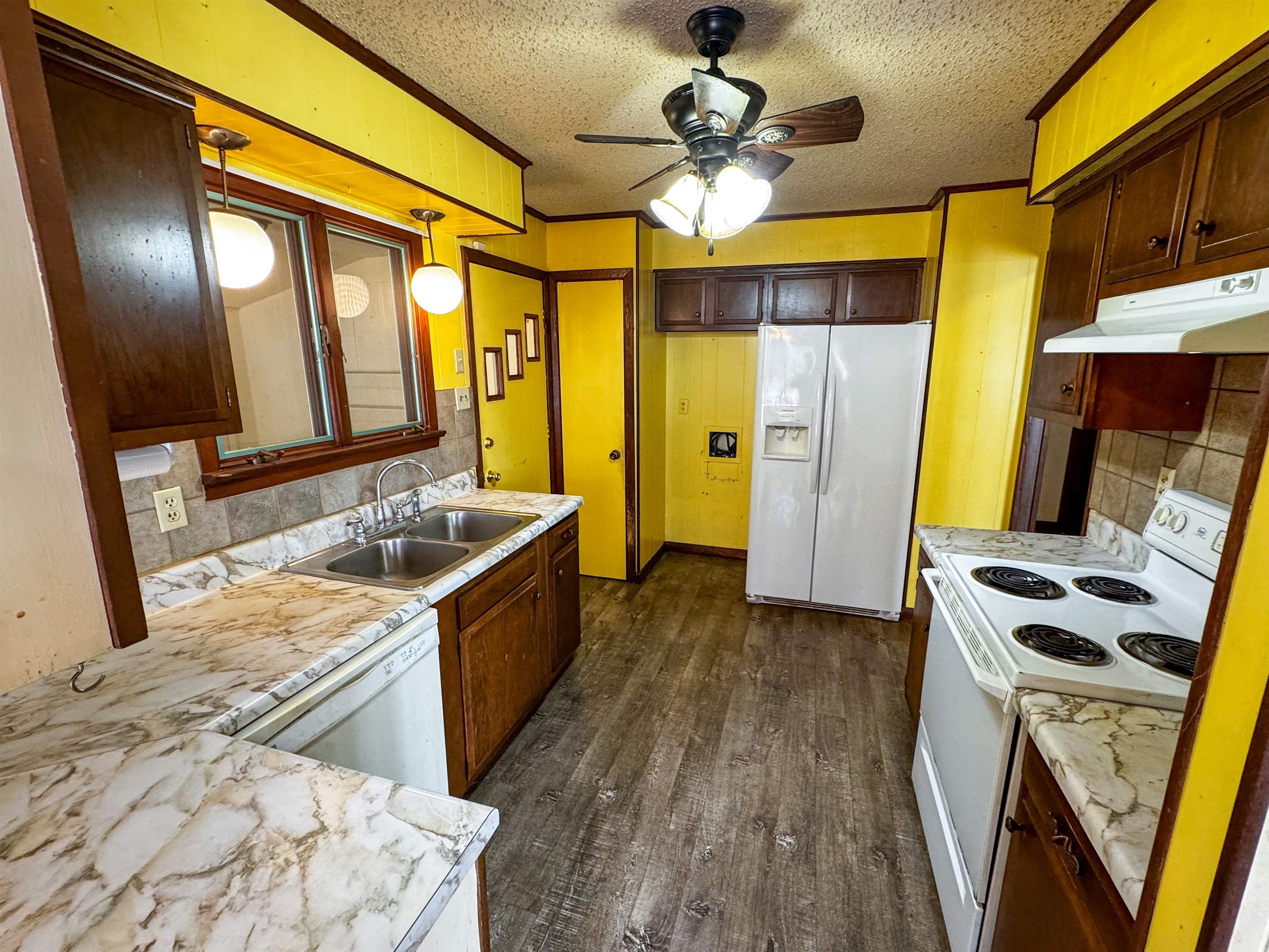 LAKE FORREST ADDN - Residential