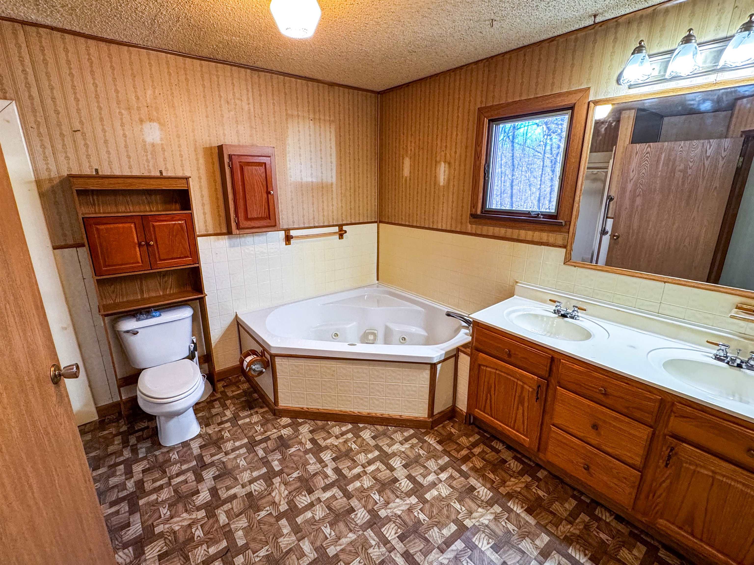 LAKE FORREST ADDN - Residential