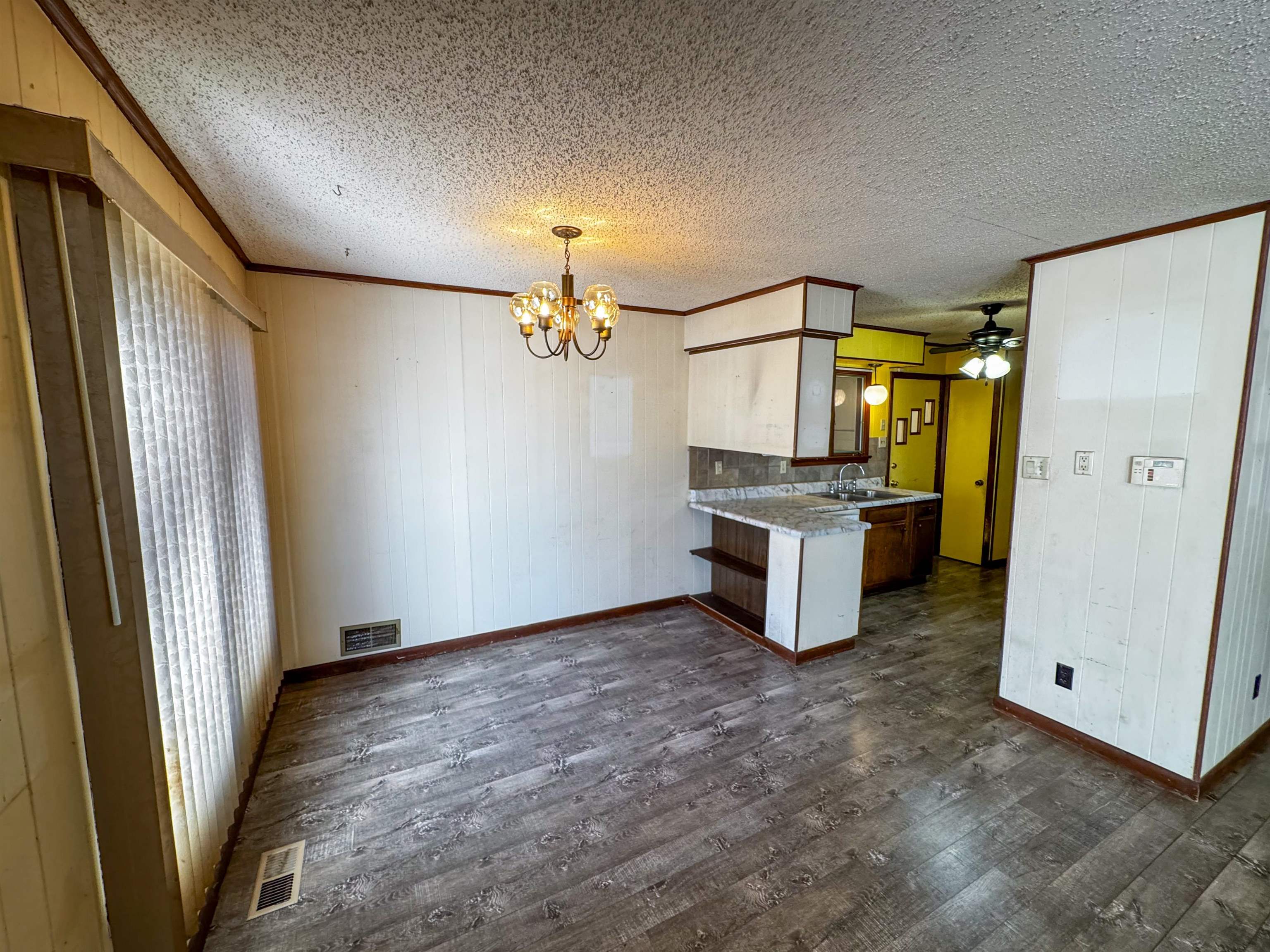 LAKE FORREST ADDN - Residential