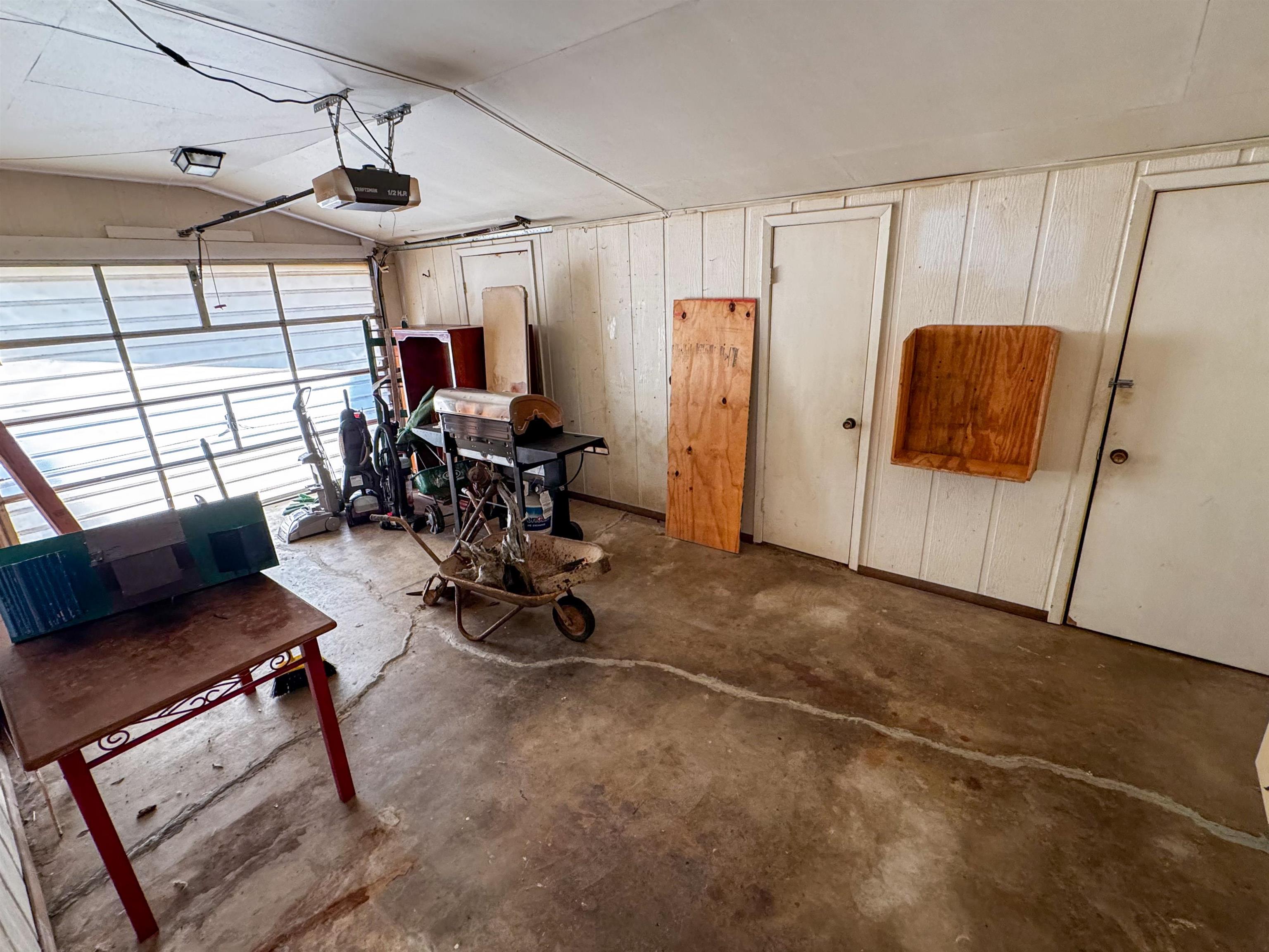 LAKE FORREST ADDN - Residential